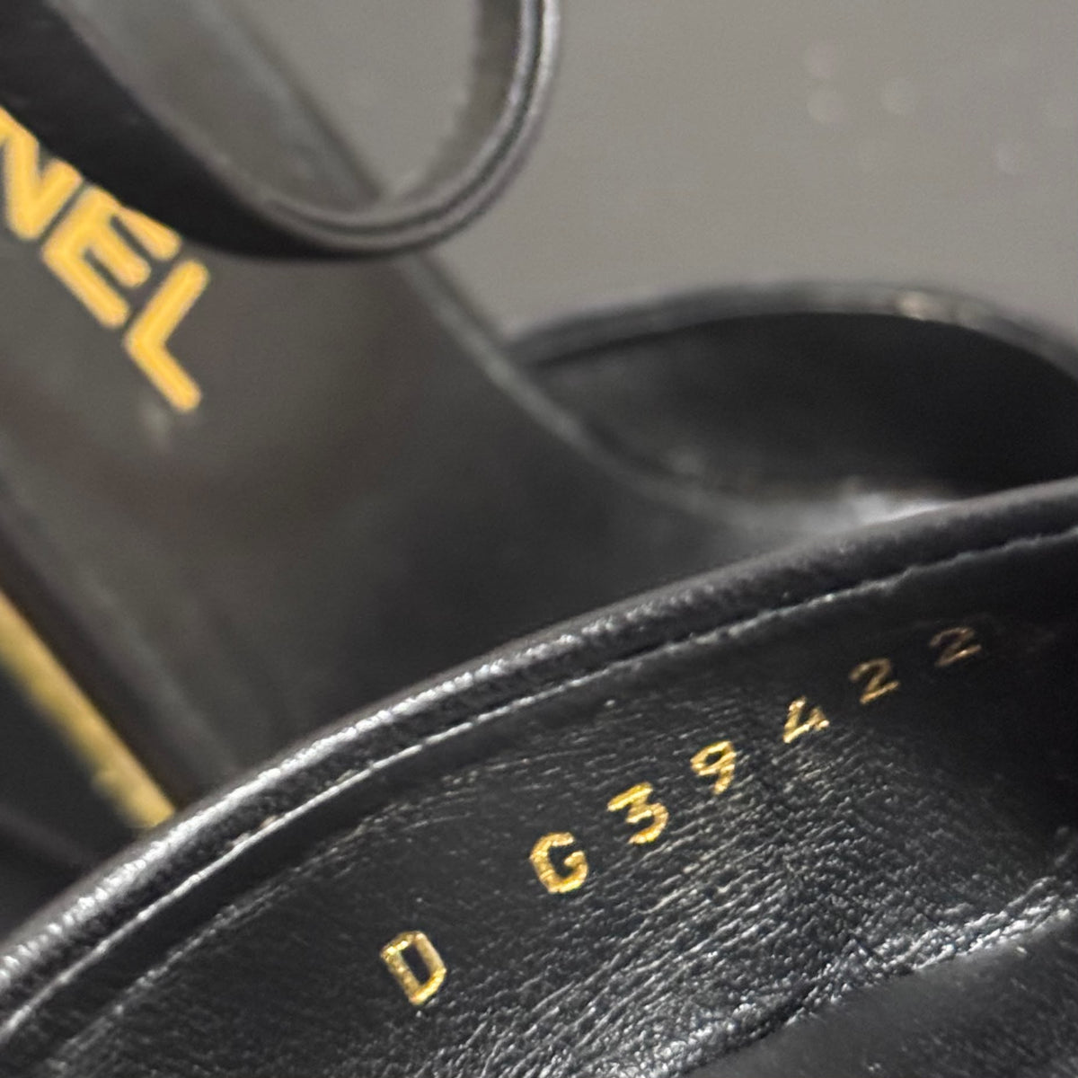 CHANEL - WEDGE HEELS BLACK LEATHER WITH GOLD TONE CC LOGO DETAIL SIZE 37 EU