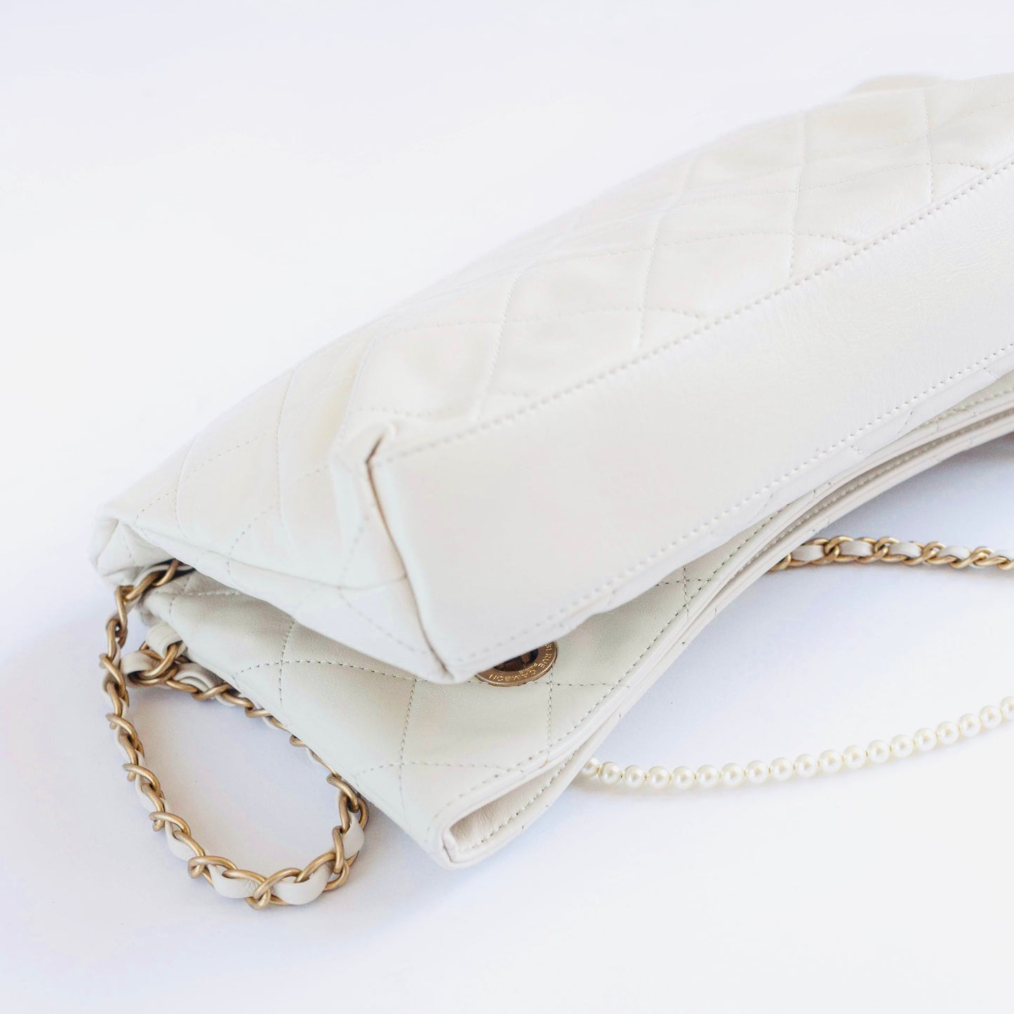 CHANEL - FLAP SHOPPING BAG IN QUILTED ECRU LEATHER WITH GOLD HARDWARE