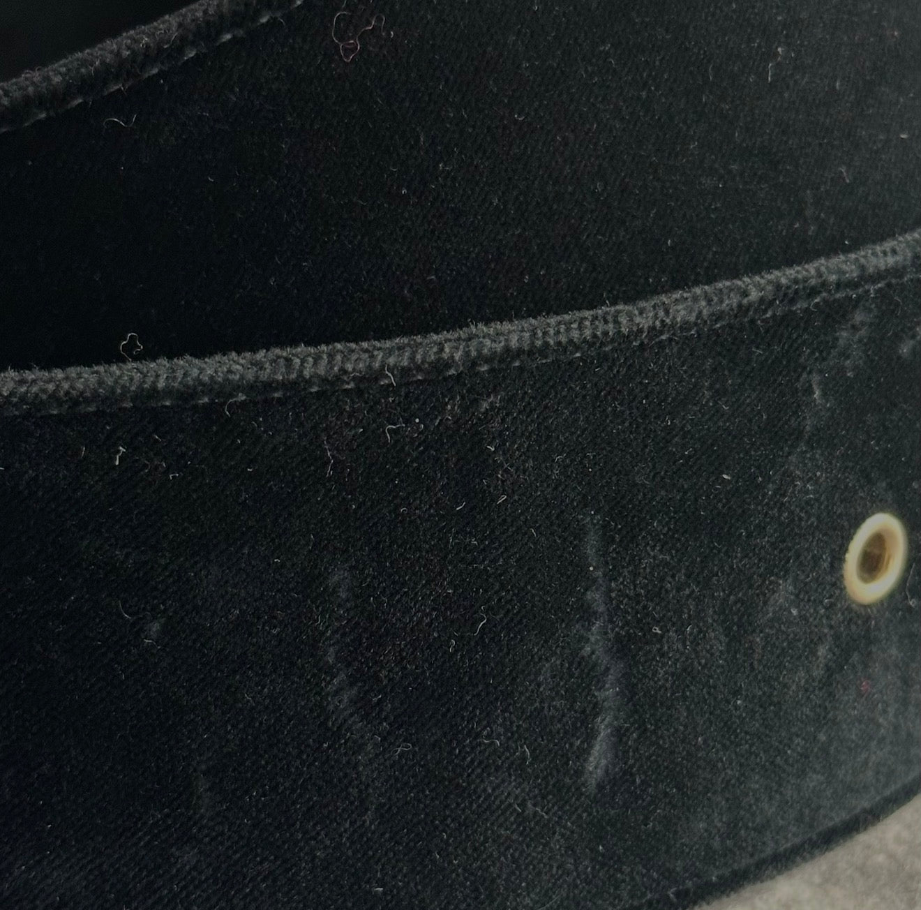 CHANEL - BELT BLACK VELVET WITH GOLD CHAIN BUCLE SIZE 75/32