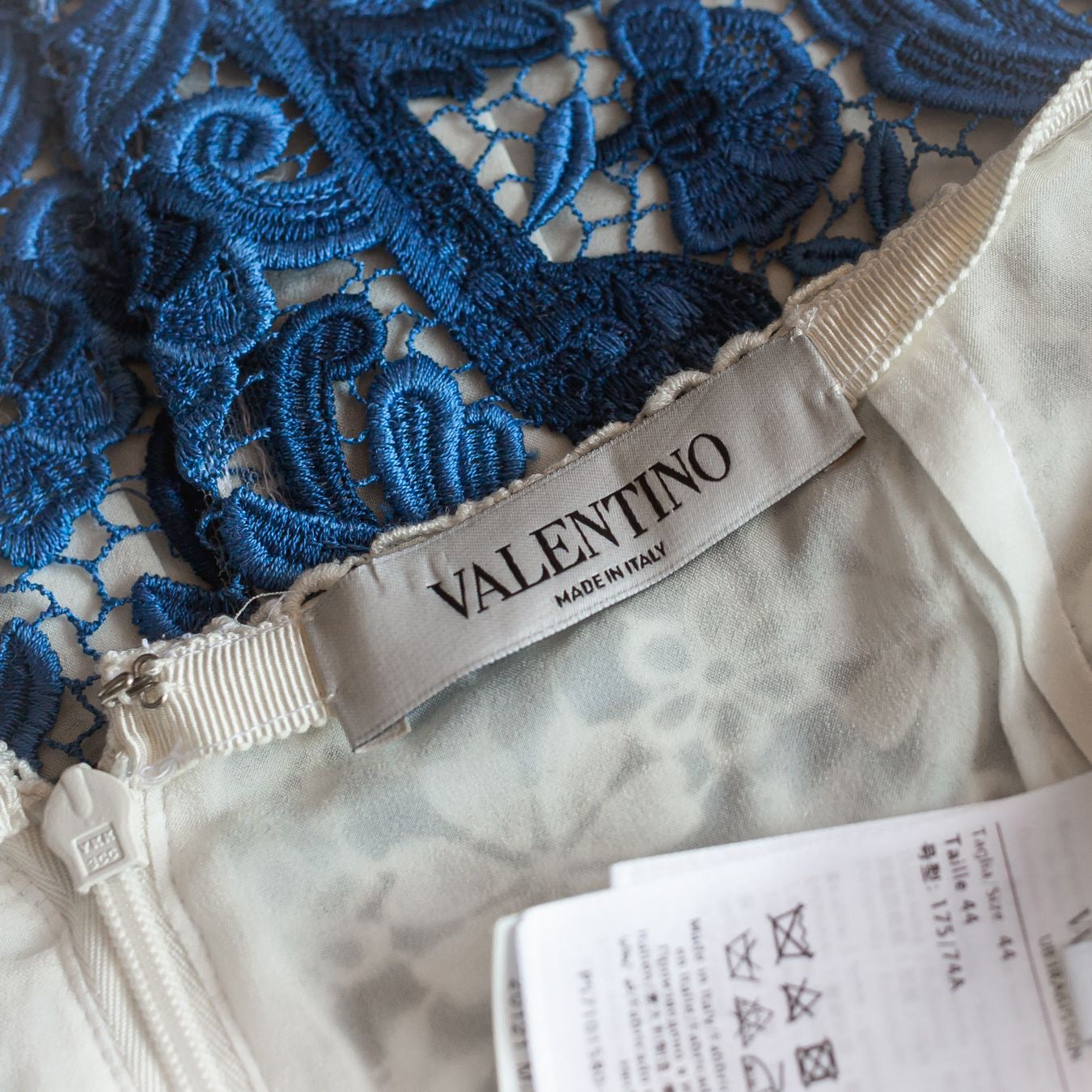 VALENTINO - *BRAND NEW* SKIRT LONG WHITE AND BLUE GUIPURE LACE PLEATED SKIRT SIZE 44 IT