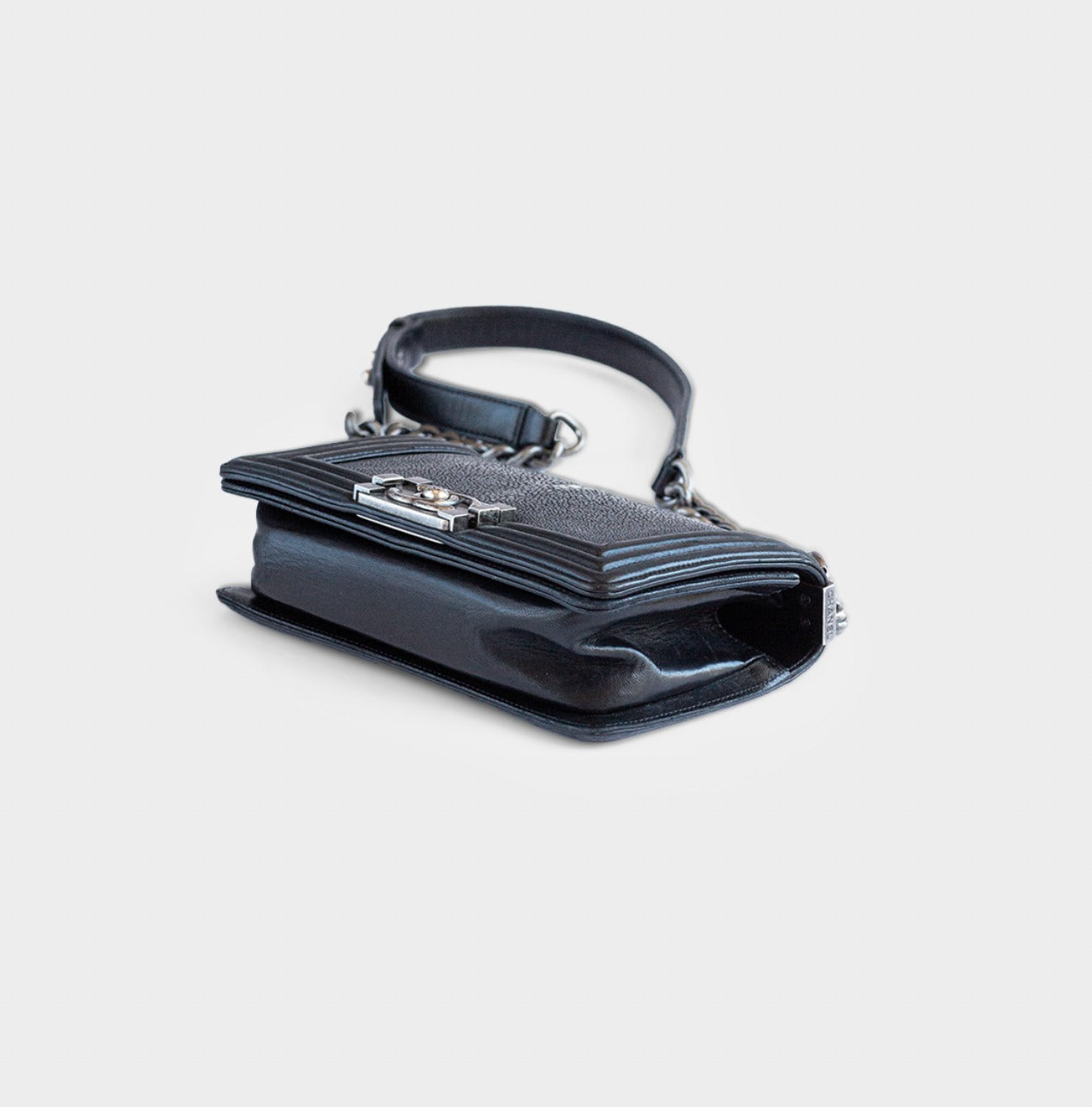 CHANEL - RARE BAG BOY SMALL BLACK STINGRAY