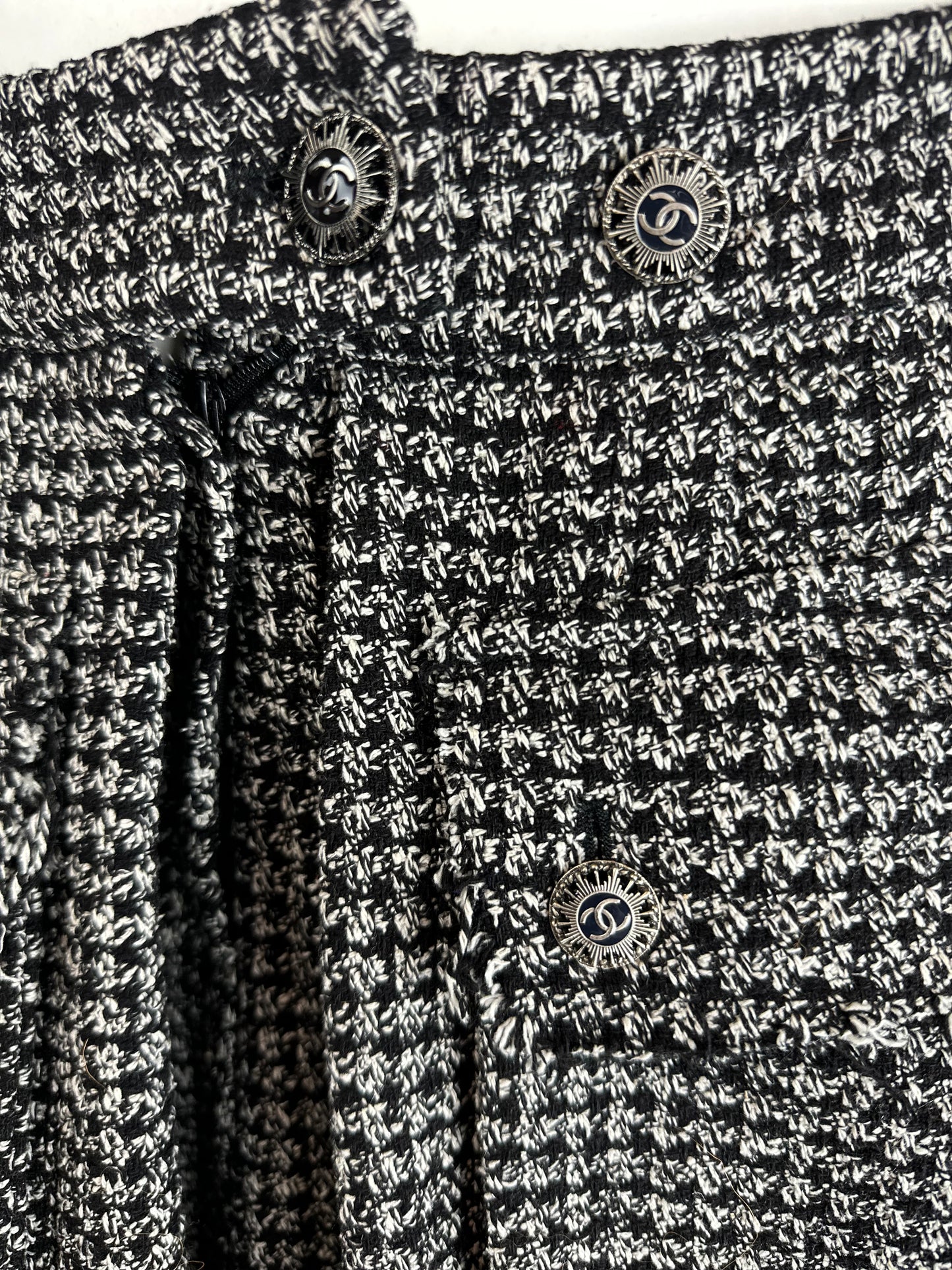 CHANEL - Jacket & Skirt 100% silk size 38FR