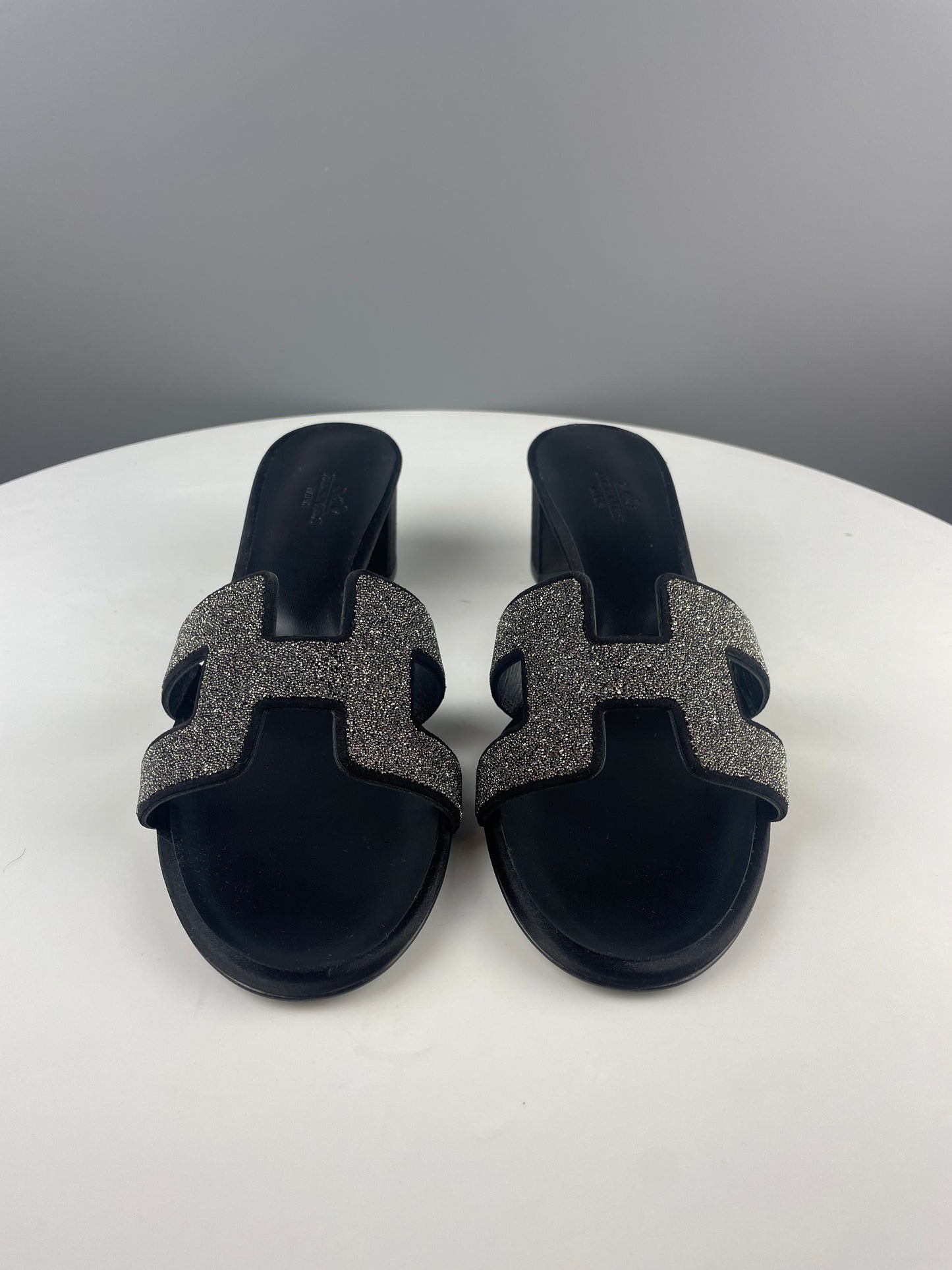 HERMÈS - Sandals Oasis black chèvre velour and crystal