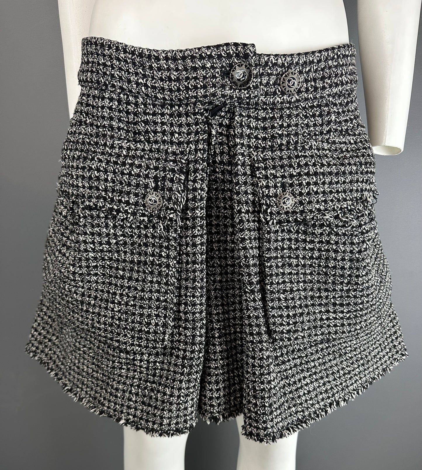 CHANEL - Jacket & Skirt 100% silk size 38FR