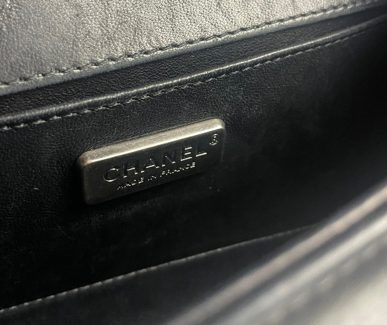 CHANEL - RARE BAG BOY SMALL BLACK STINGRAY