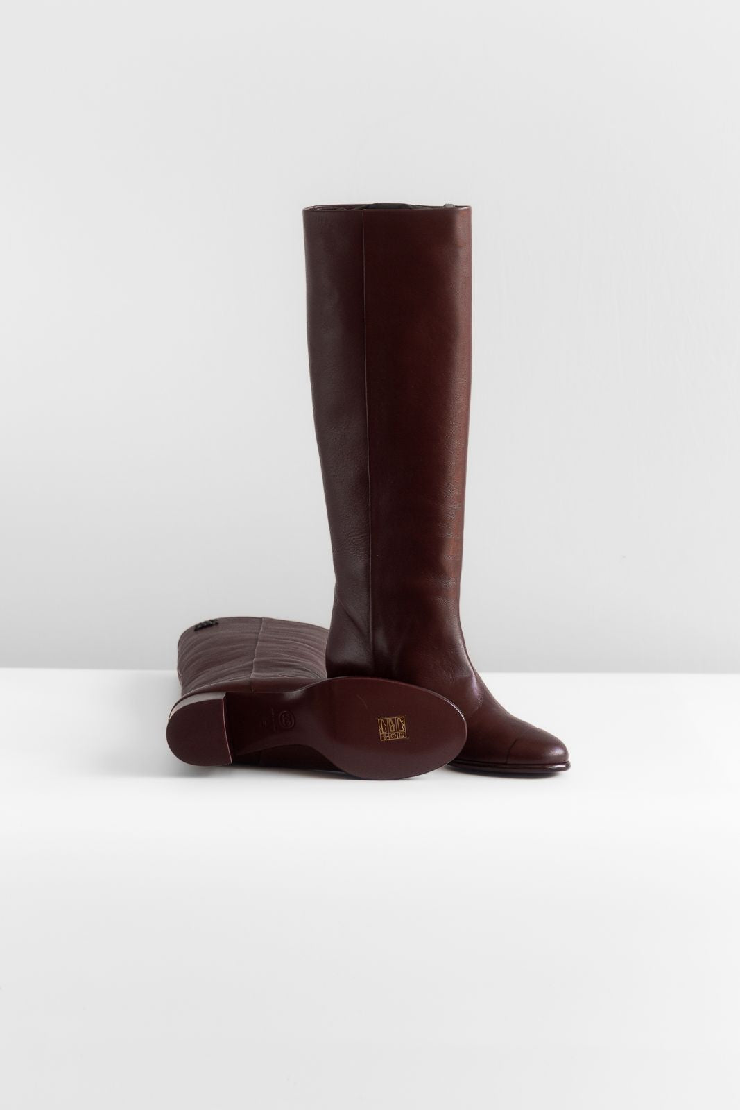 CHANEL - *BRAND NEW* HIGH BOOTS BURGUNDY LEATHER SIZE 39 EU