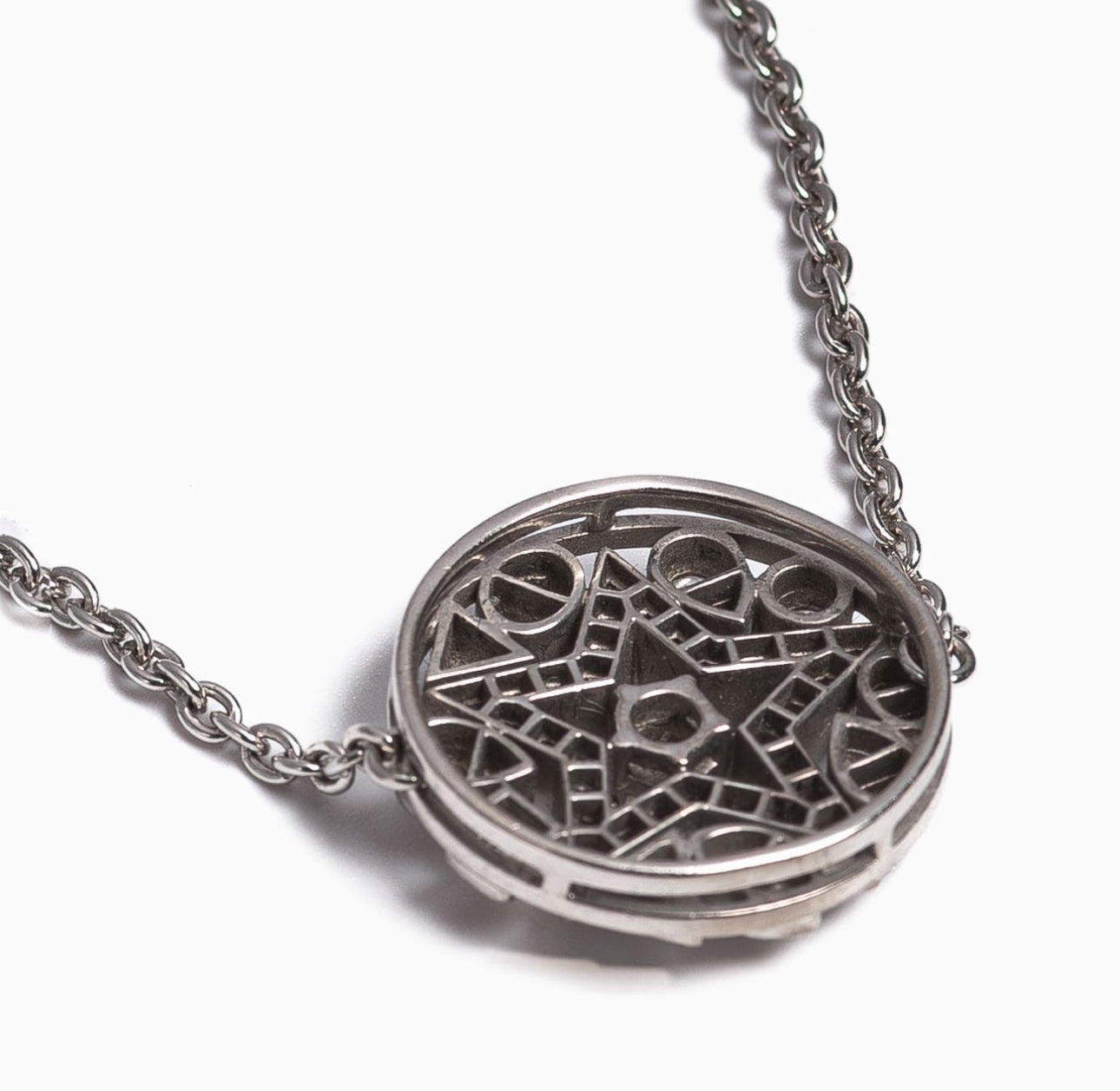 CHANEL - BRACELET ÉTOILE FILANTE WHITE GOLD AND DIAMONDS