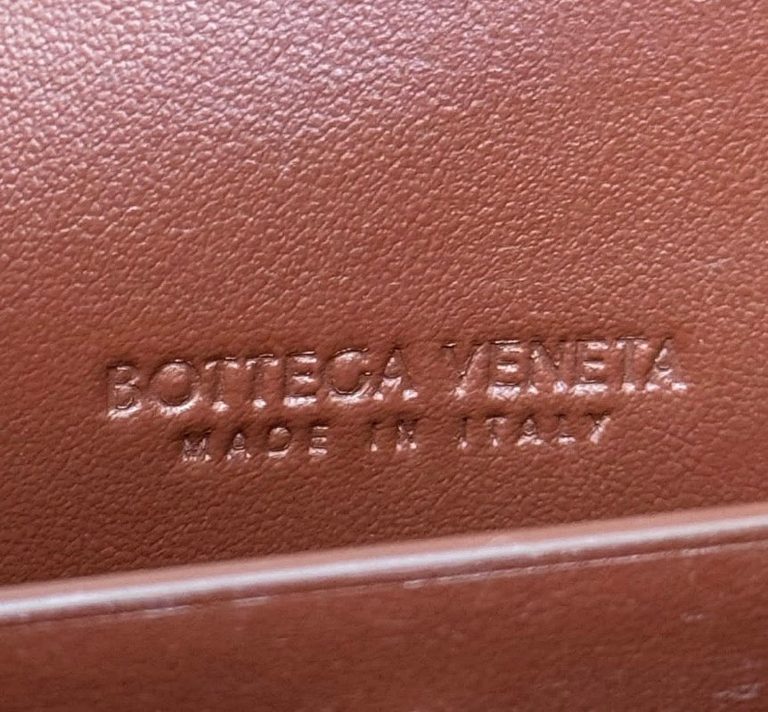 BOTTEGA VENETA - CLUTCH ANDIAMO BROWN LAMBSKIN