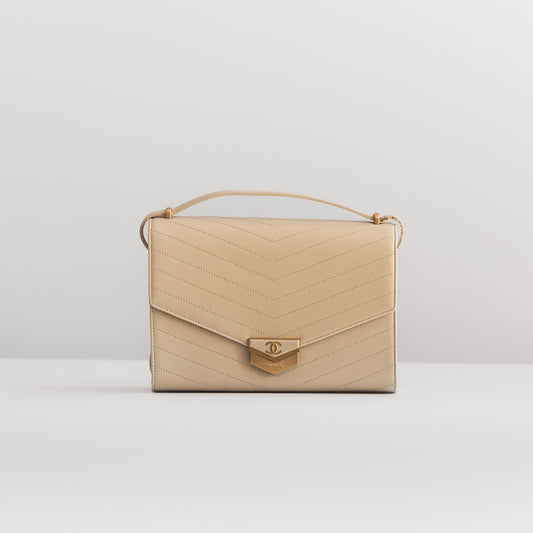 CHANEL - BAG CALFSKIN CHEVRON QUILTED METSL FLAP IN BEIGE