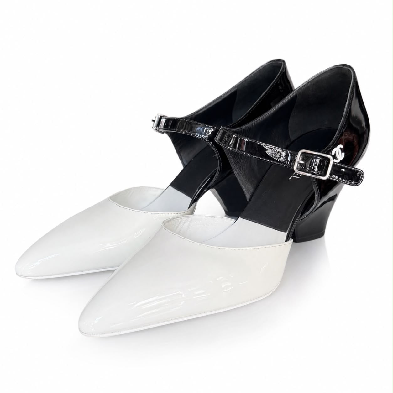 CHANEL - PUMPS MARY JANE BICOLOR BLACK & WHITE PATENT SIZE 40 EU