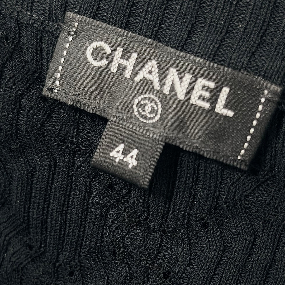 CHANEL - SWEATER BLACK OPENWORK COTTON KNIT WITH DIAMOND PATTERN & GOLD-TONE CC LOGO SIZE 44 FR