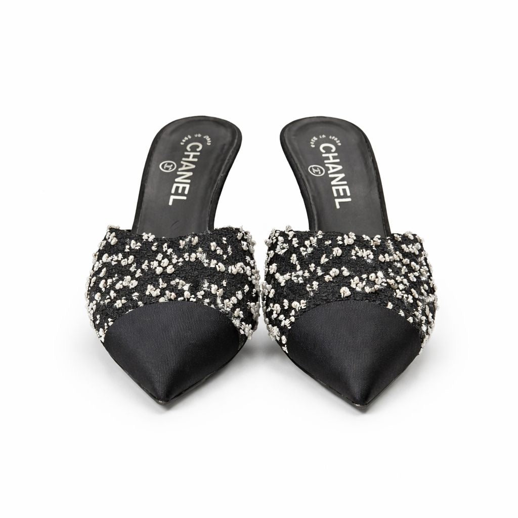 CHANEL - MULES TWEED BLACK & WHITE WITH LOGO CC PEARLS SIZE 38 EU