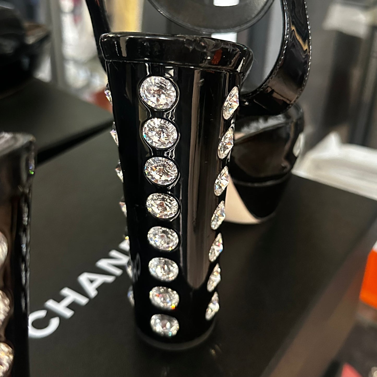 MIU MIU - SANDALS BLACK PATENT WITH DIAMOND STUDS SIZE 38,5 EU