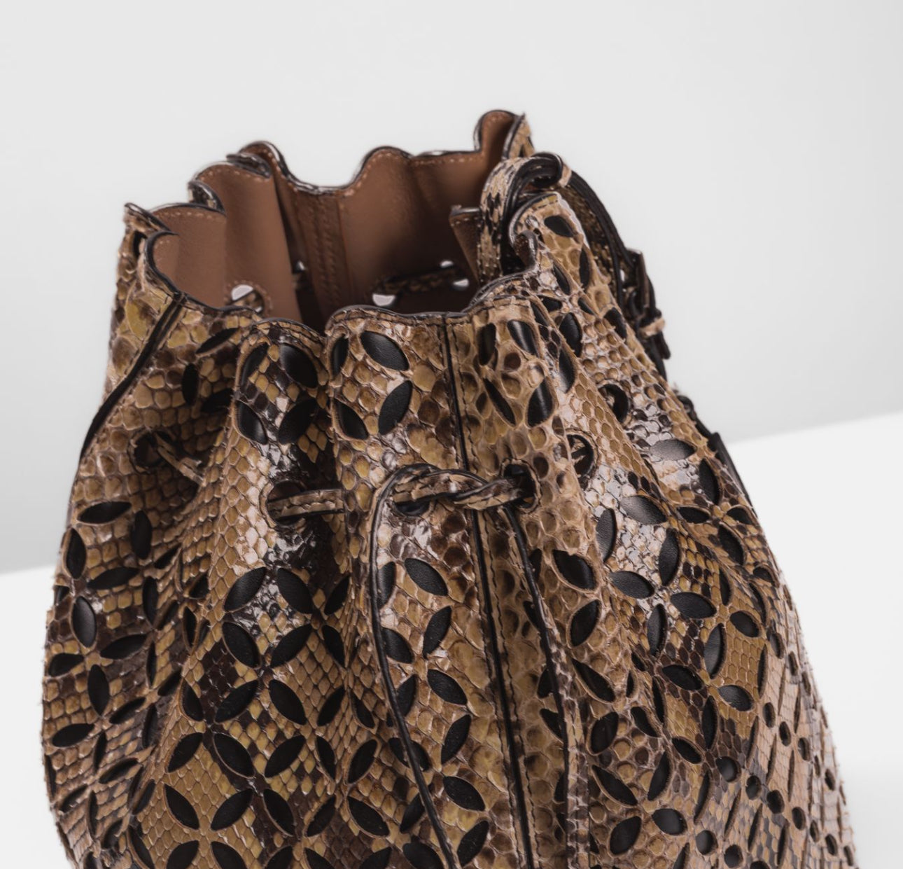 ALAÏA - BAG BUCKET PYTHON