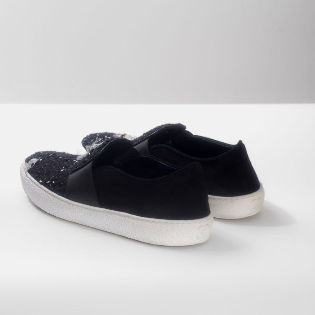 CHANEL - SLIP ON SNEAKERS TWEED AND SUEDE SIZE 40 EU