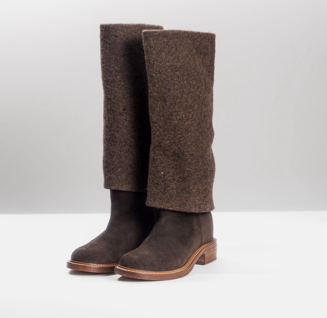 CHANEL - HIGH BOOTS BROWN SUÈDE SIZE 40.5 EU