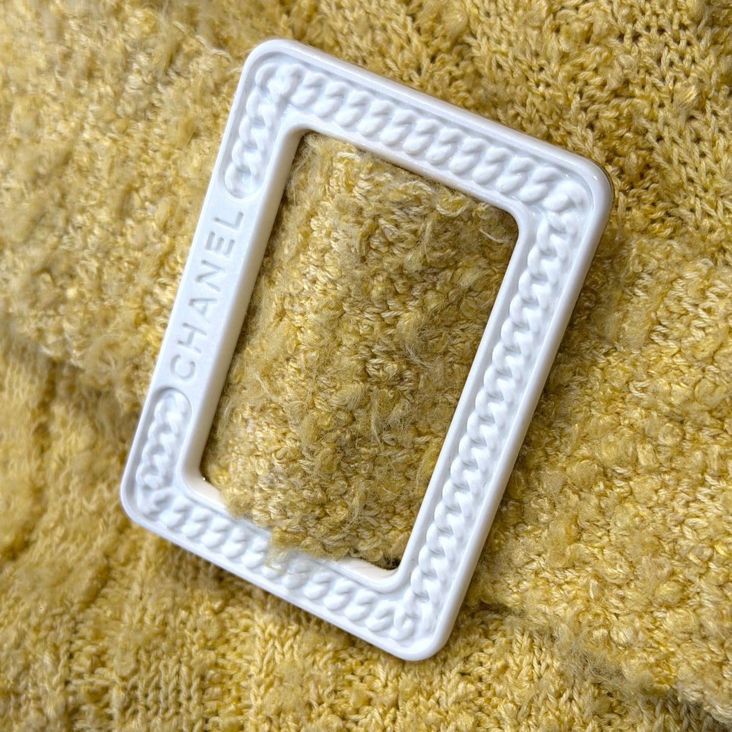 CHANEL - DRESS MIDI BELTED KNIT YELLOW & WHITE SIZE 36 FR