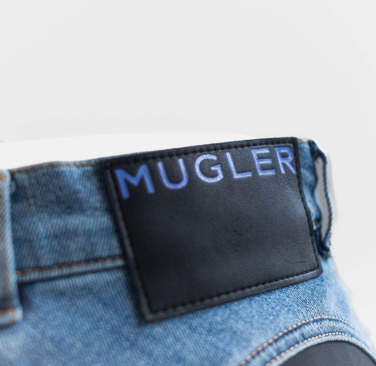 MUGLER - JEANS DENIM LIGHT BLUE BLACK DETAILS SIZE 38 FR