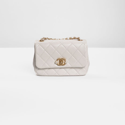 CHANEL - BAG MINI WHITE CALFSKIN CC PEARL FLAP