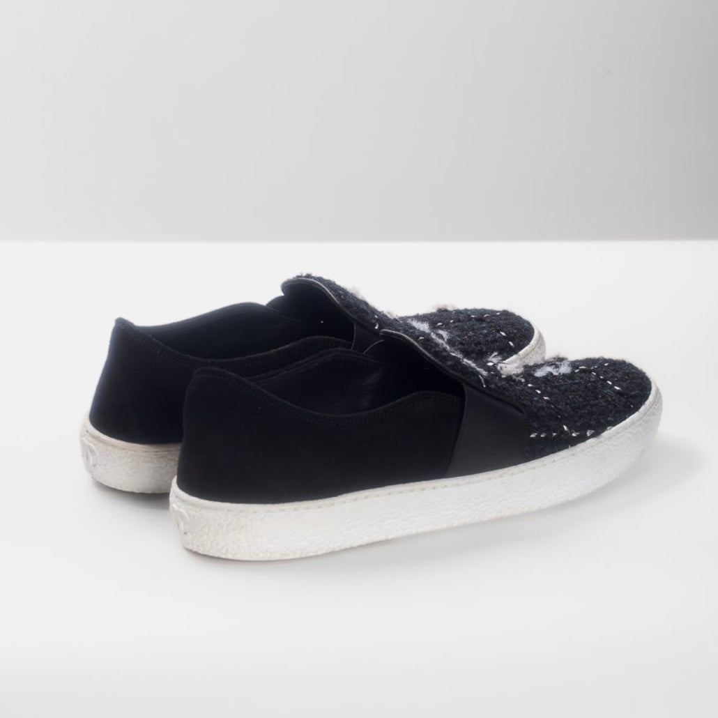 CHANEL - SLIP ON SNEAKERS TWEED AND SUEDE SIZE 40 EU