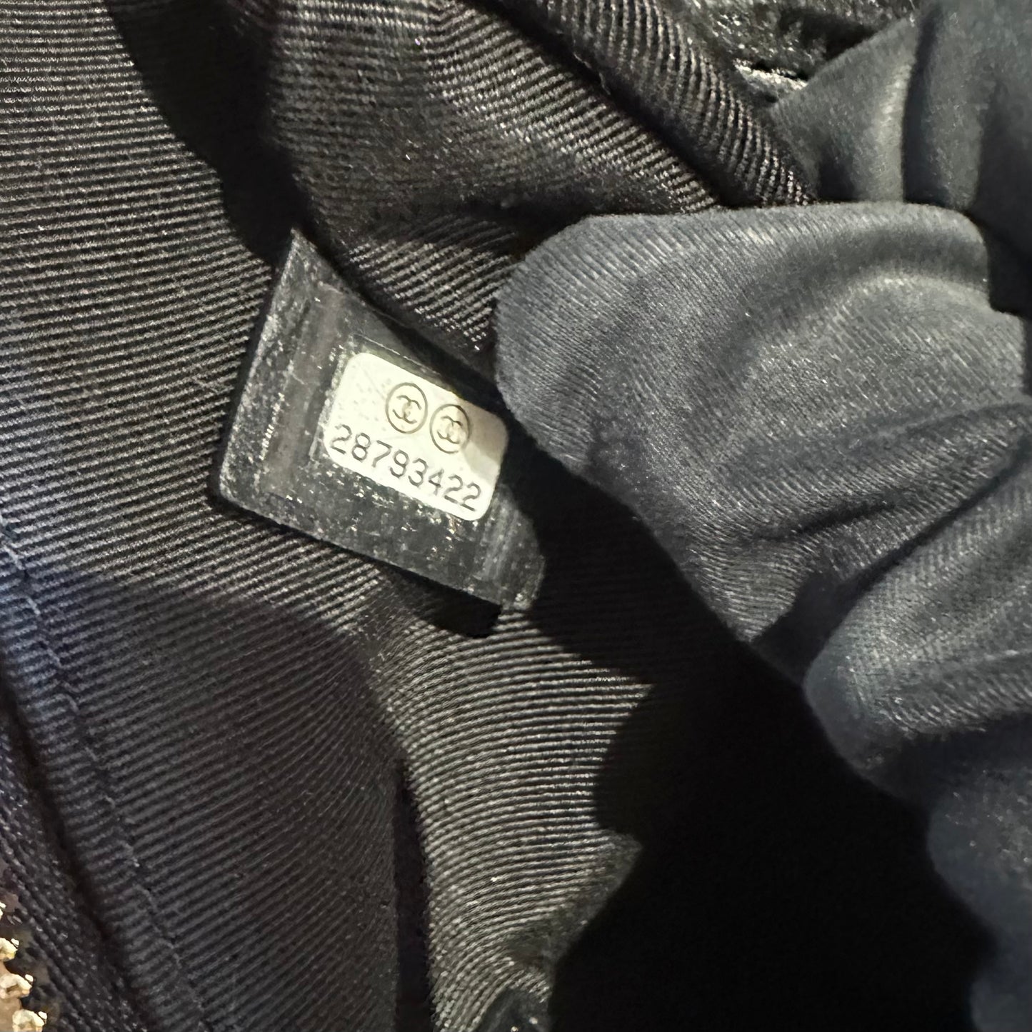 CHANEL - POUCH BLACK SATIN CHAIN-TRIM QUILTED