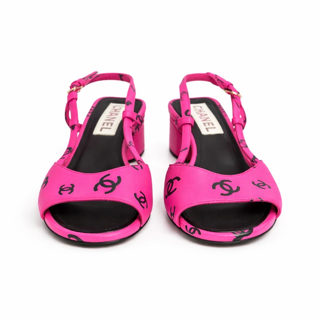 CHANEL - SLINGBACK SANDALS FUCHSIA LEATHER WITH BLACK LOGOS SIZE 38,5 EU