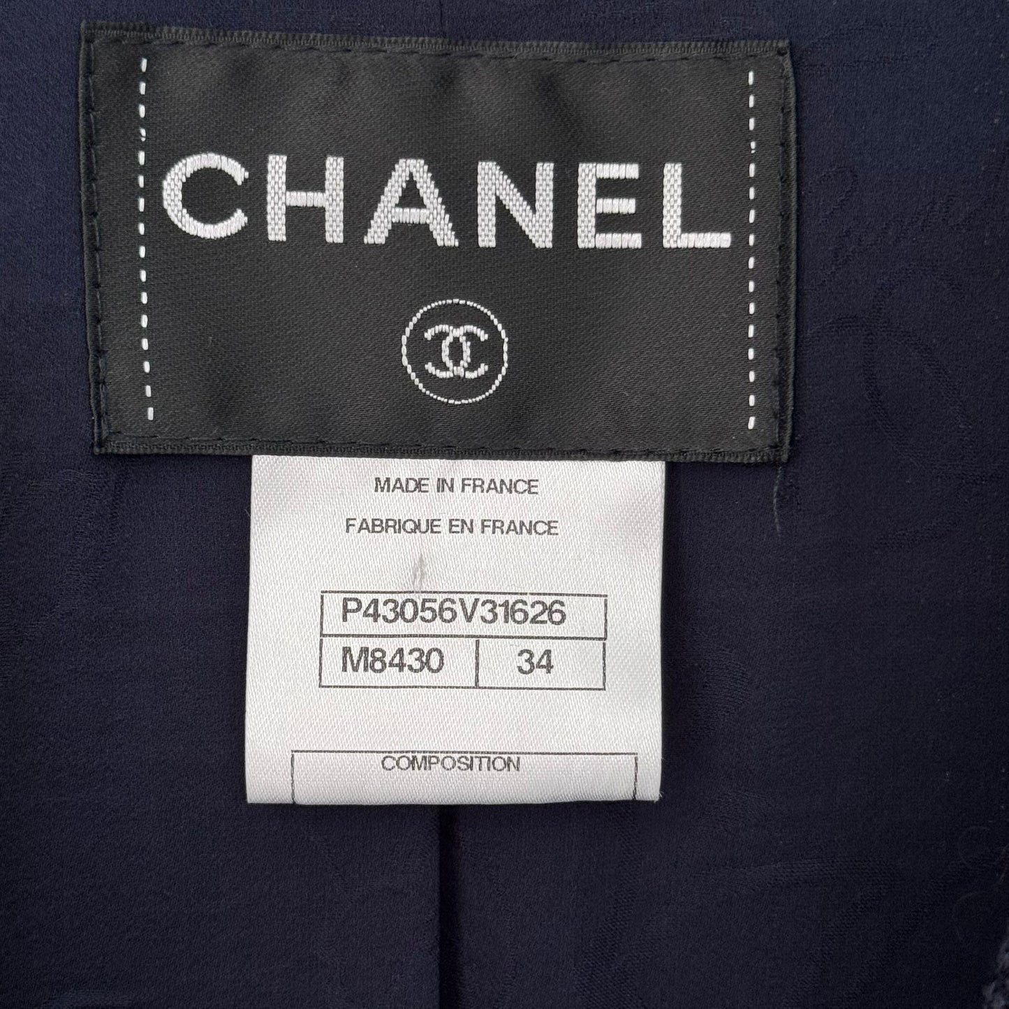 CHANEL - COAT JACKET BLUE NAVY DOUBLE-BREASTED WITH GOLD EMBROIDERED LOGO SIZE 34 FR