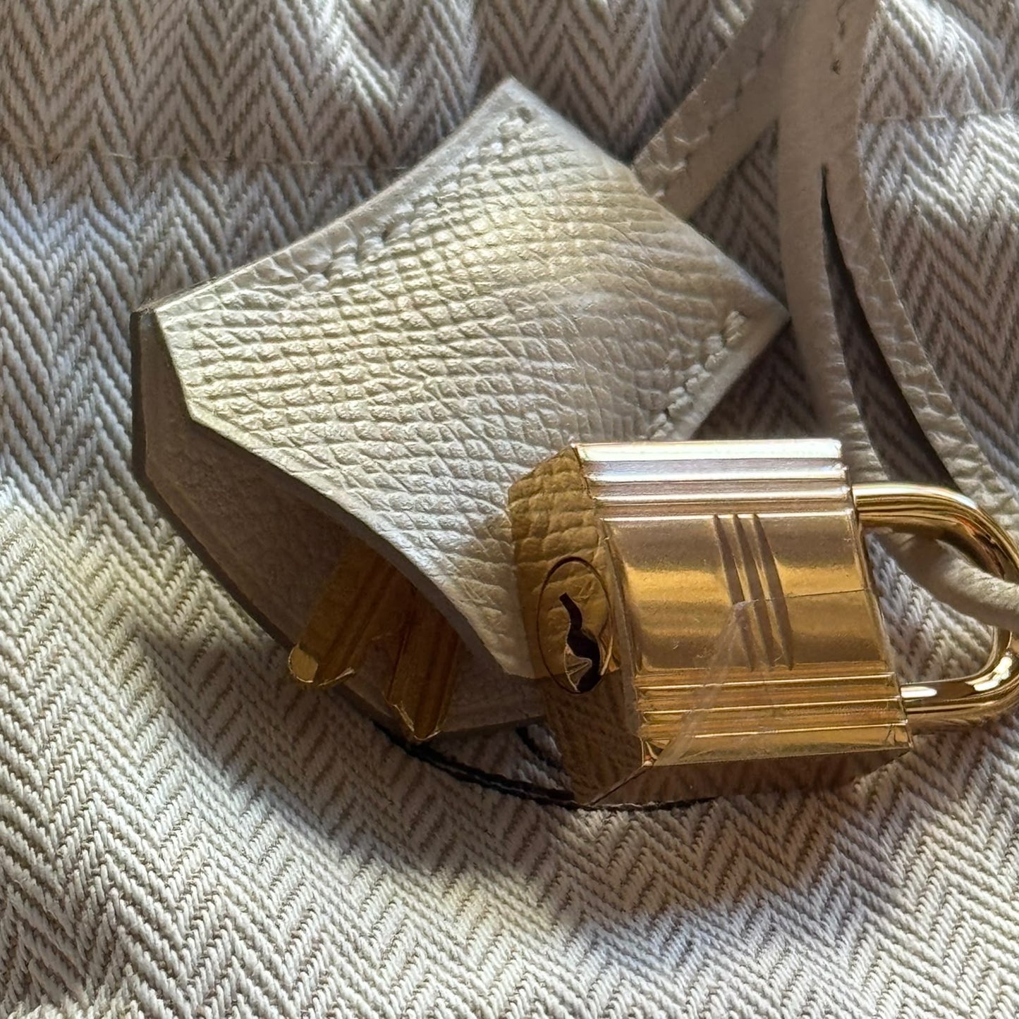 HERMÈS - KELLY 25 EPSOM CRAIE GOLD HARDWARE