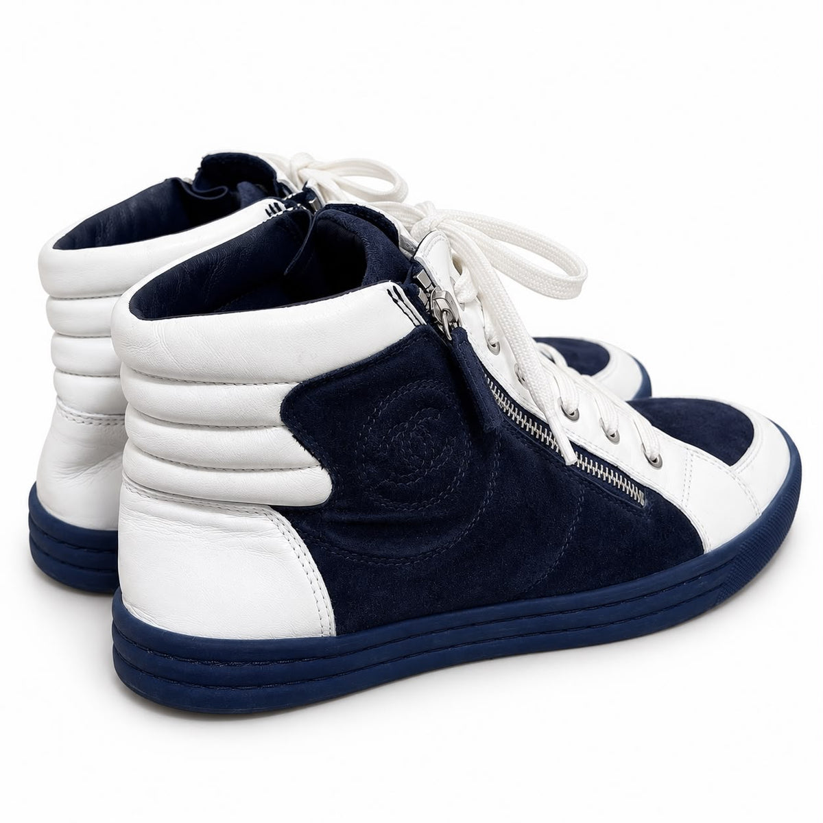 CHANEL - SNEAKERS HIGH TOP NAVY BLUE & WHITE SUEDE CC LOGO SIZE 37,5 EU