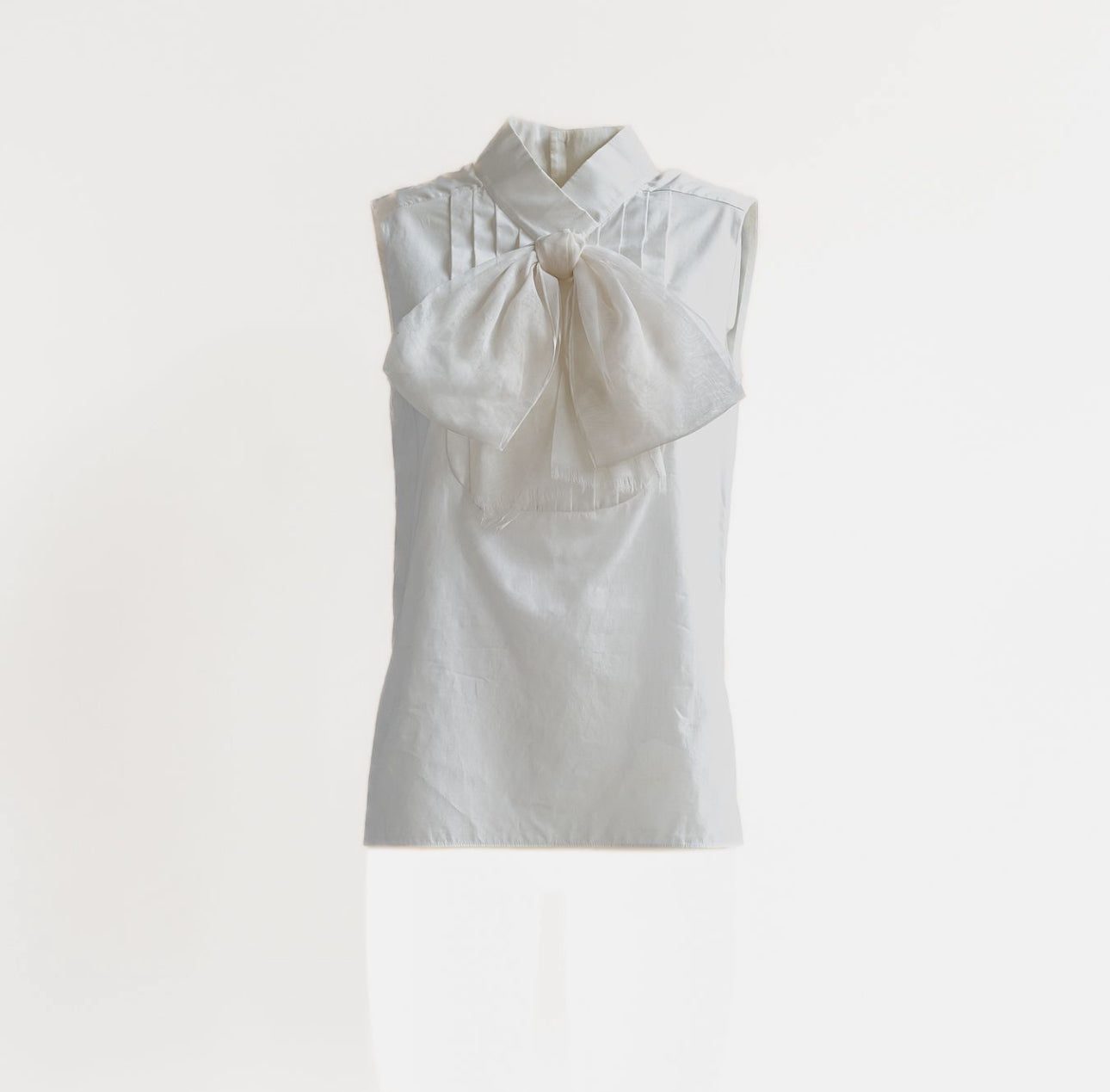 CHANEL - SHIRT SLEVELESS WHITE WOTH LARGE SILK BOW SIZE 36 FR