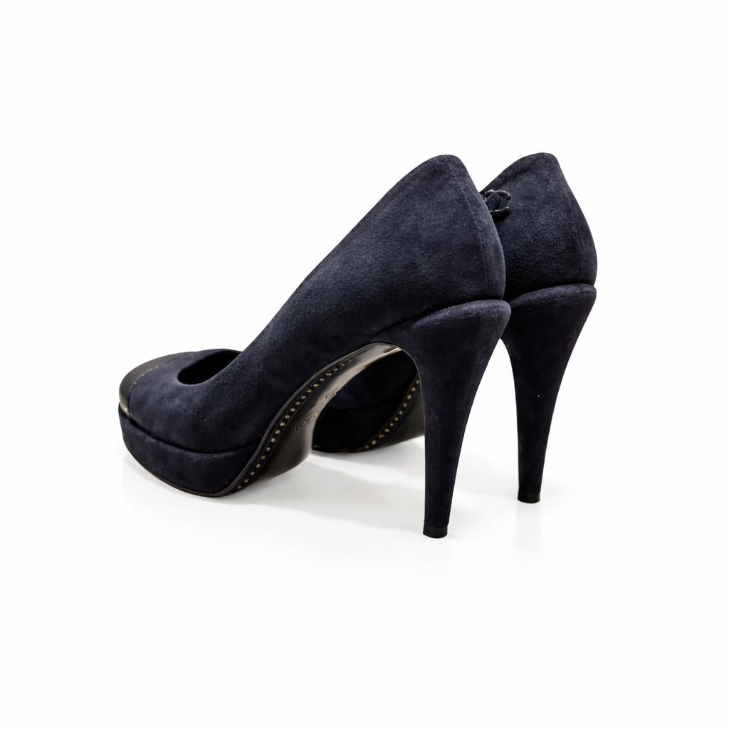 CHANEL - PUMPS BLUE NAVY SUEDE AND PATENT SIZE 40,5 EU