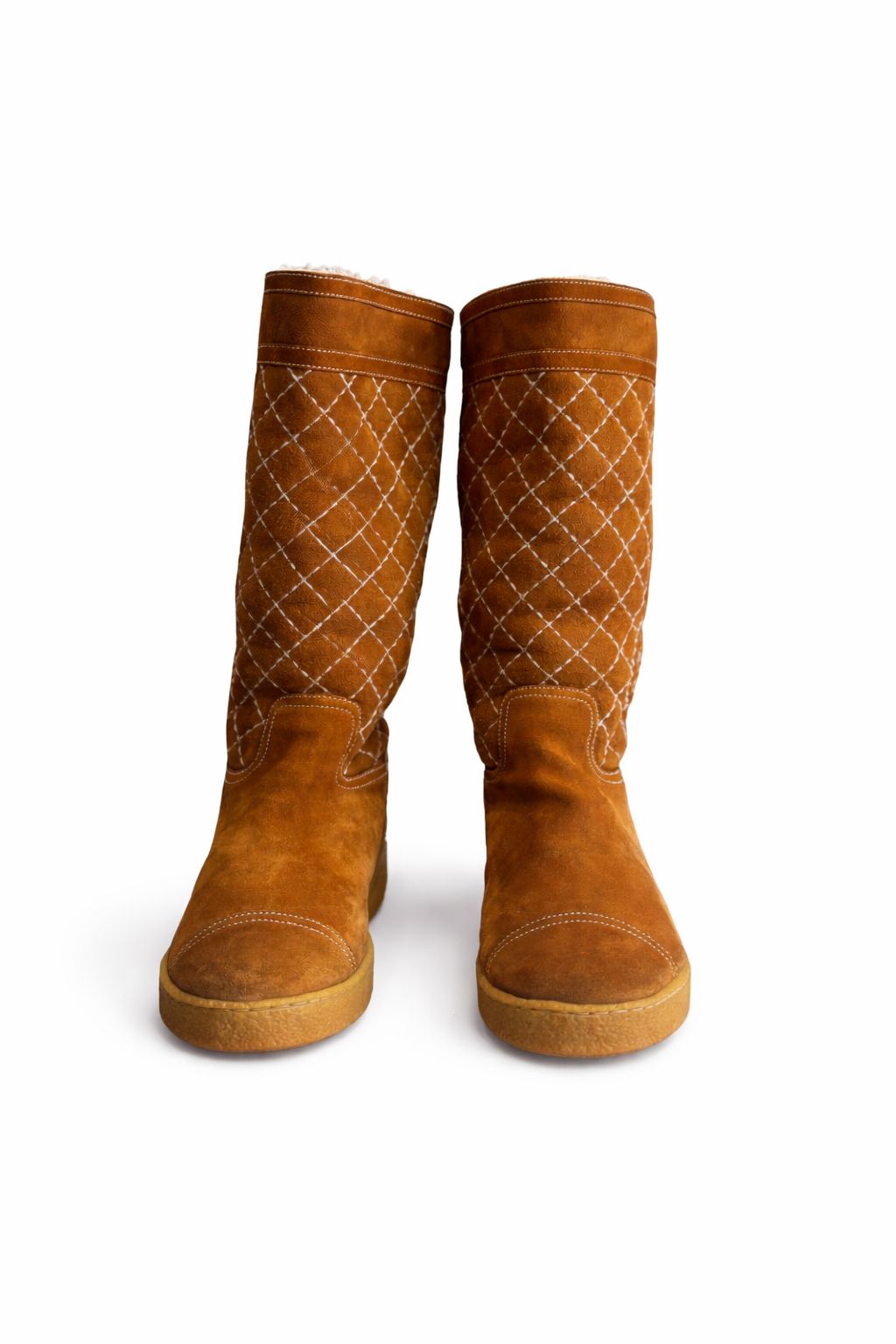 CHANEL - ANKLE BOOTS WHITE SHEARLING AND BROWN SUEDE SIZE 38 EU