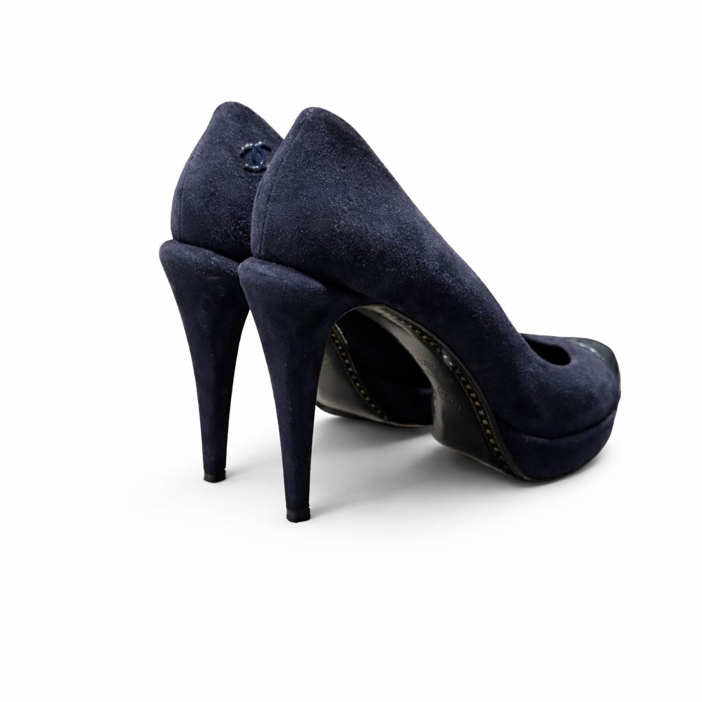 CHANEL - PUMPS BLUE NAVY SUEDE AND PATENT SIZE 40,5 EU
