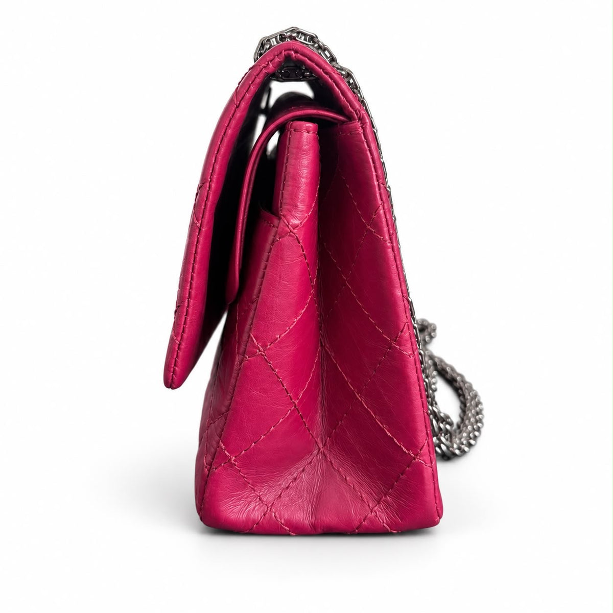 CHANEL - BAG 2.55 REISSUE DOUBLE FLAP IN MAGENTA RED QUILTED LEATHER WITH RUTHENIUM-TONE HARDWARE