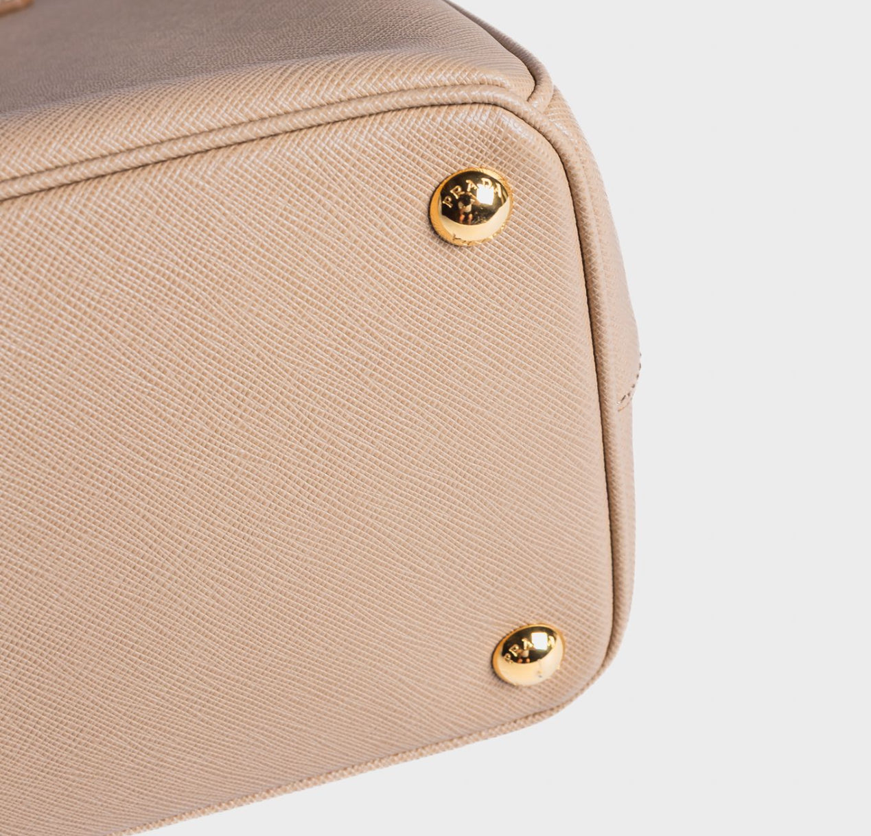 PRADA - BAG GALLERIA MEDIUM BEIGE SAFFIANO LEATHER WITH GOLD HARDWARE