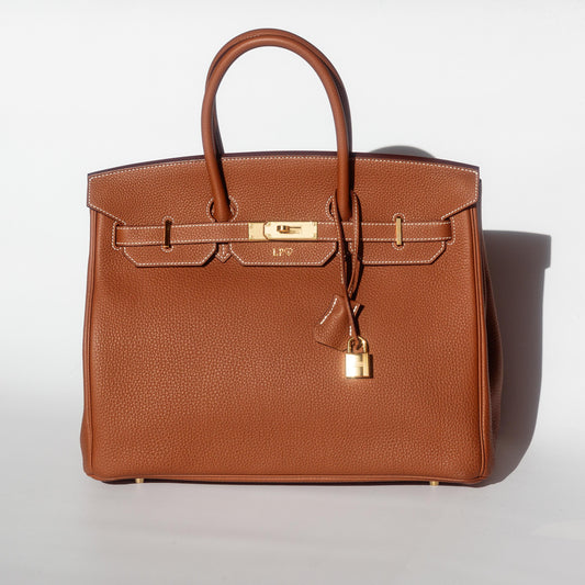 HERMÈS - BIRKIN 35 TOGO LEATHER HANDBAG IN GOLD WITH GOLD HARDWARE