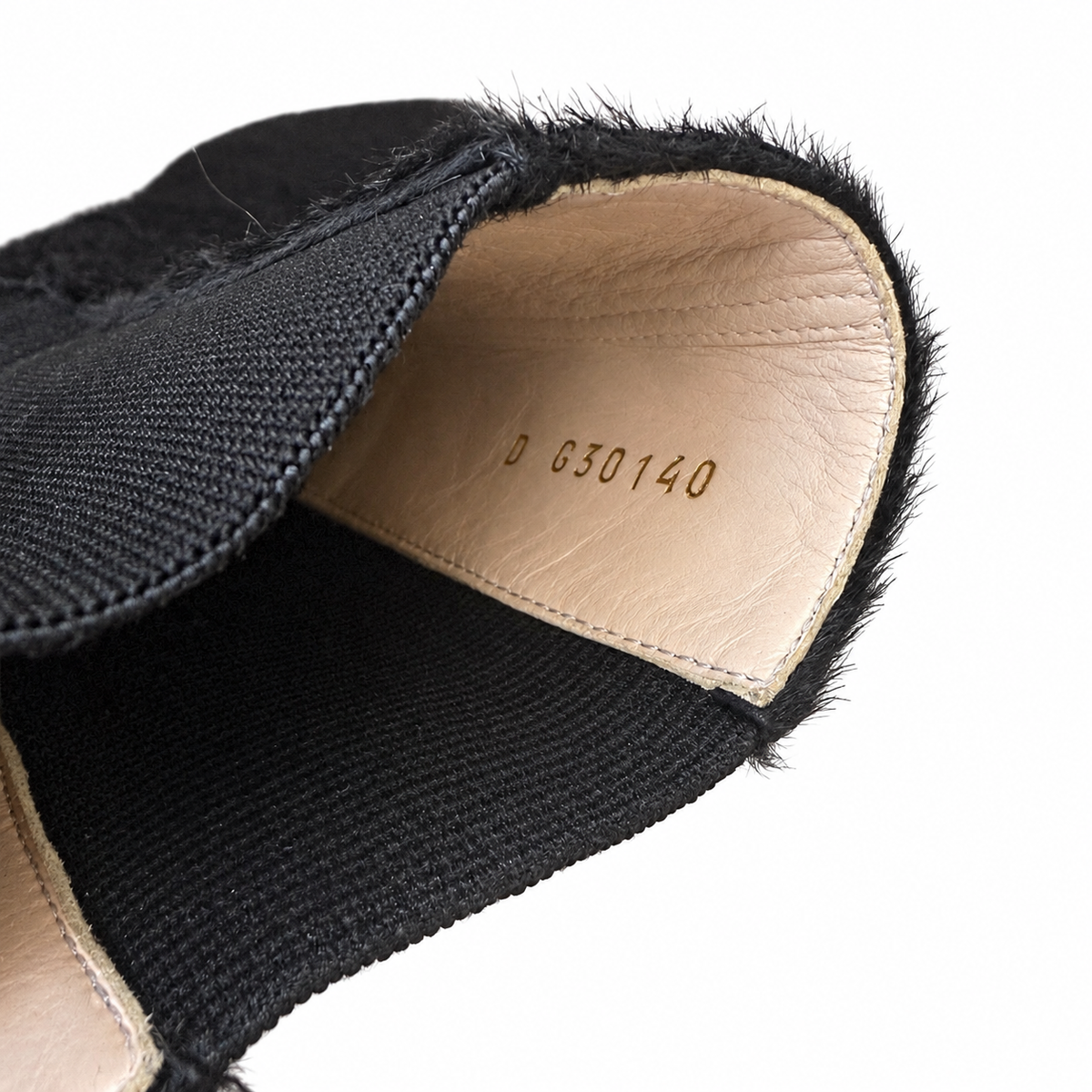 CHANEL – BLACK PONY HAIR CHELSEA ANKLE BOOTS WITH CC LOGO SIZE 37 EU