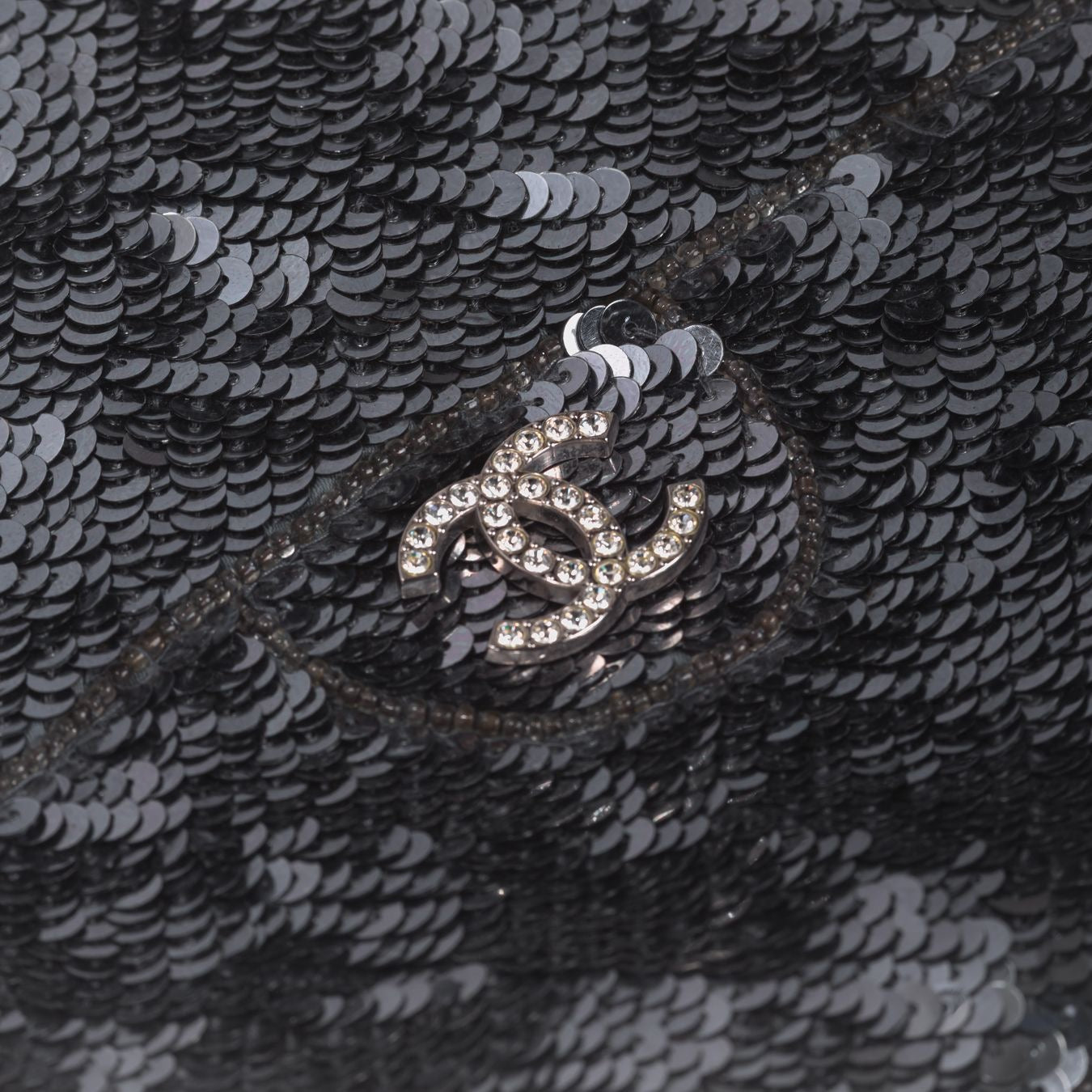 CHANEL - POCHETTE SEQUIN SILVER MINI