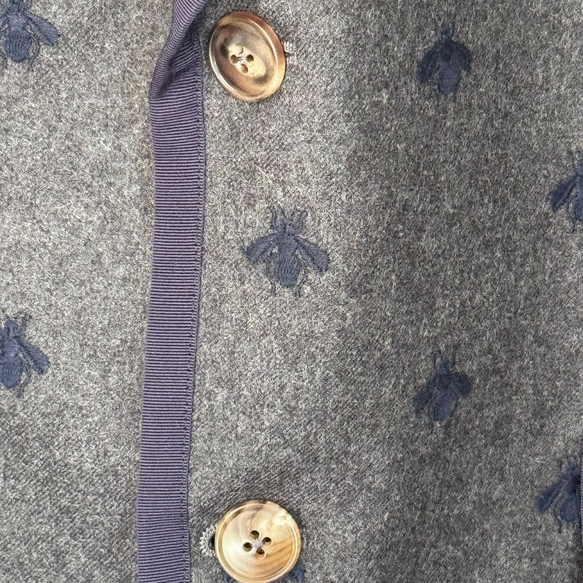 GUCCI - BLAZER GREY WITH NAVY BLUE BEE MOTIF & CONTRASTING TRIM SIZE 50