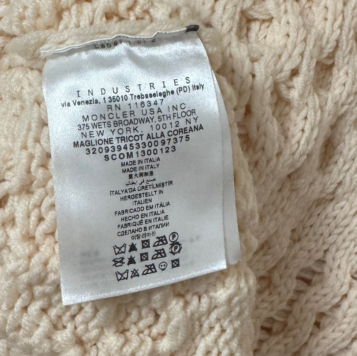 MONCLER – CARDIGAN CREAM CABLE-KNIT WITH FITTED WAIST & LOGO ZIP SIZE XS