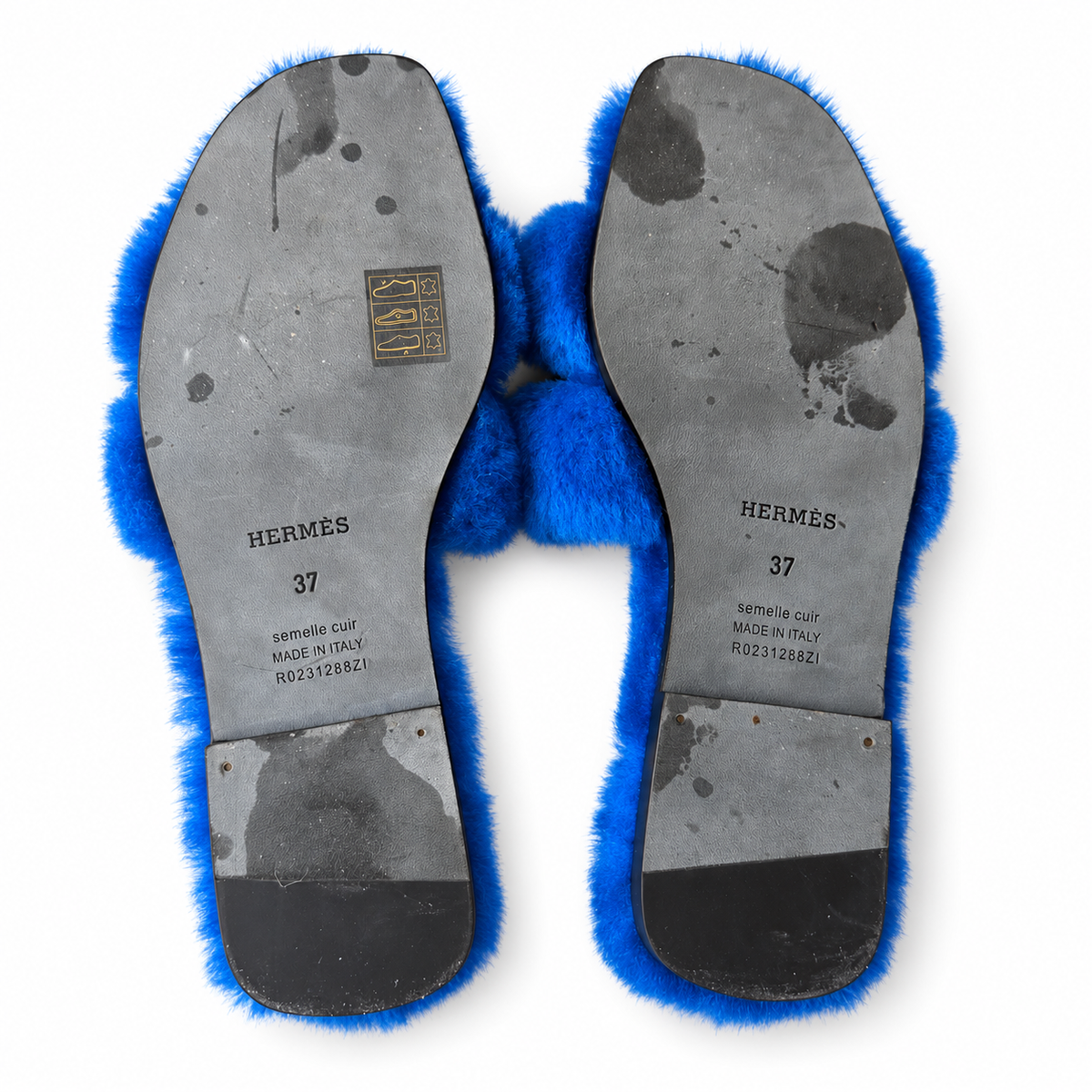 HERMÈS - *NEVER WORN* SANDALS ORAN ELECTRIC BLUE SHEARLING SIZE 37 EU