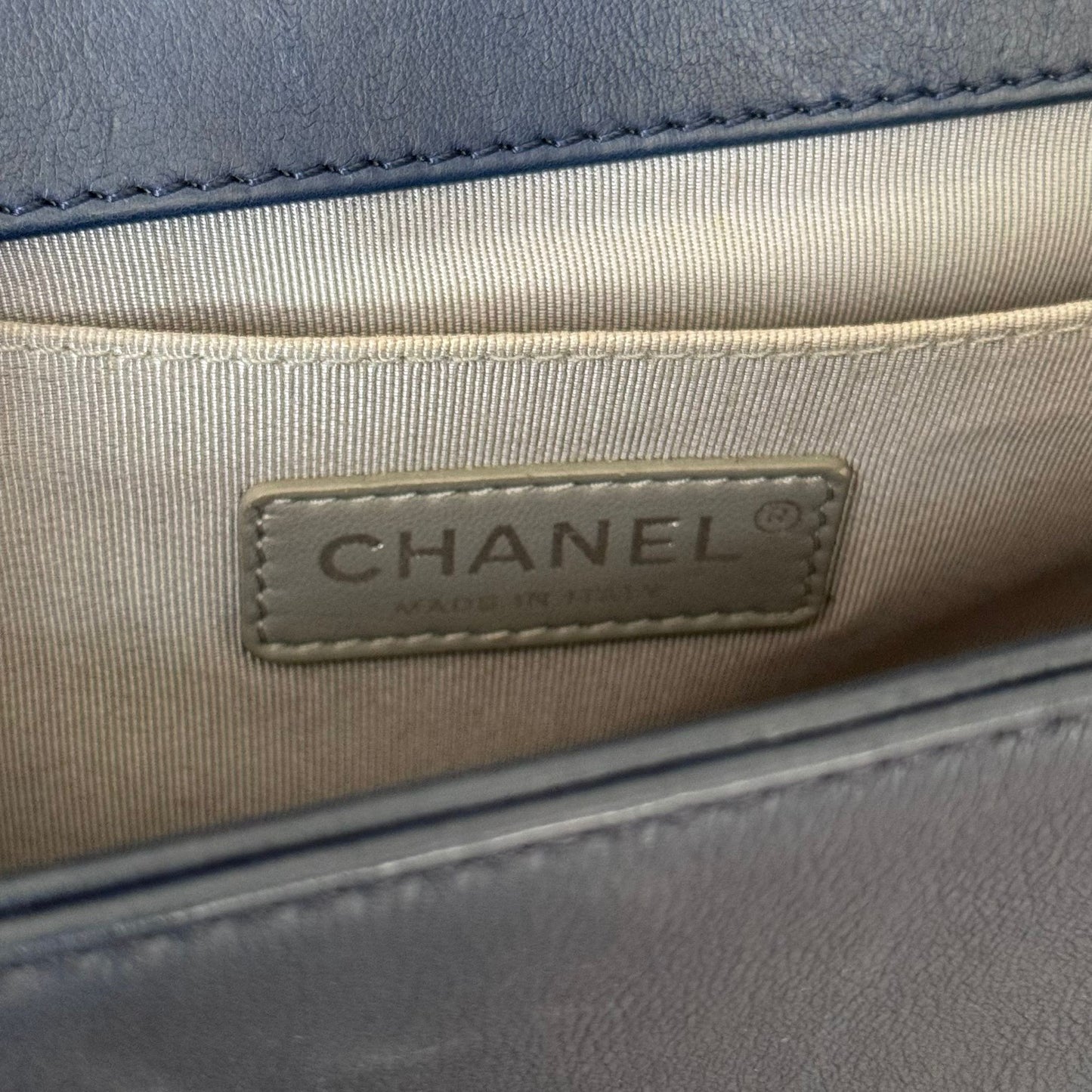 CHANEL - BAG BOY BLUE CALFSKIN AGED SILVER HARDWARE MEDIUM