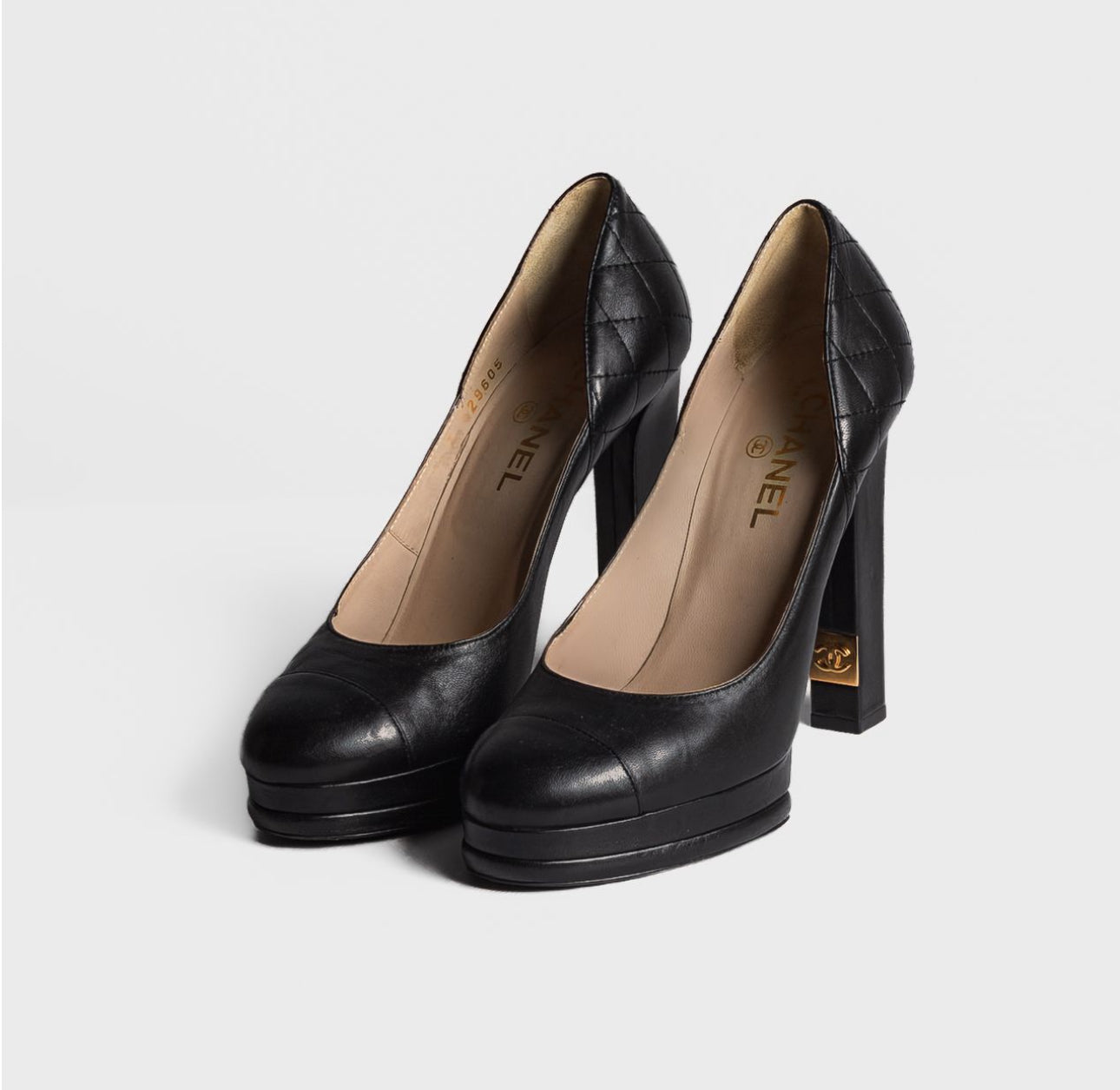 CHANEL - PUMPS QUILTED BLACK LEATHER SIZE 40 EU