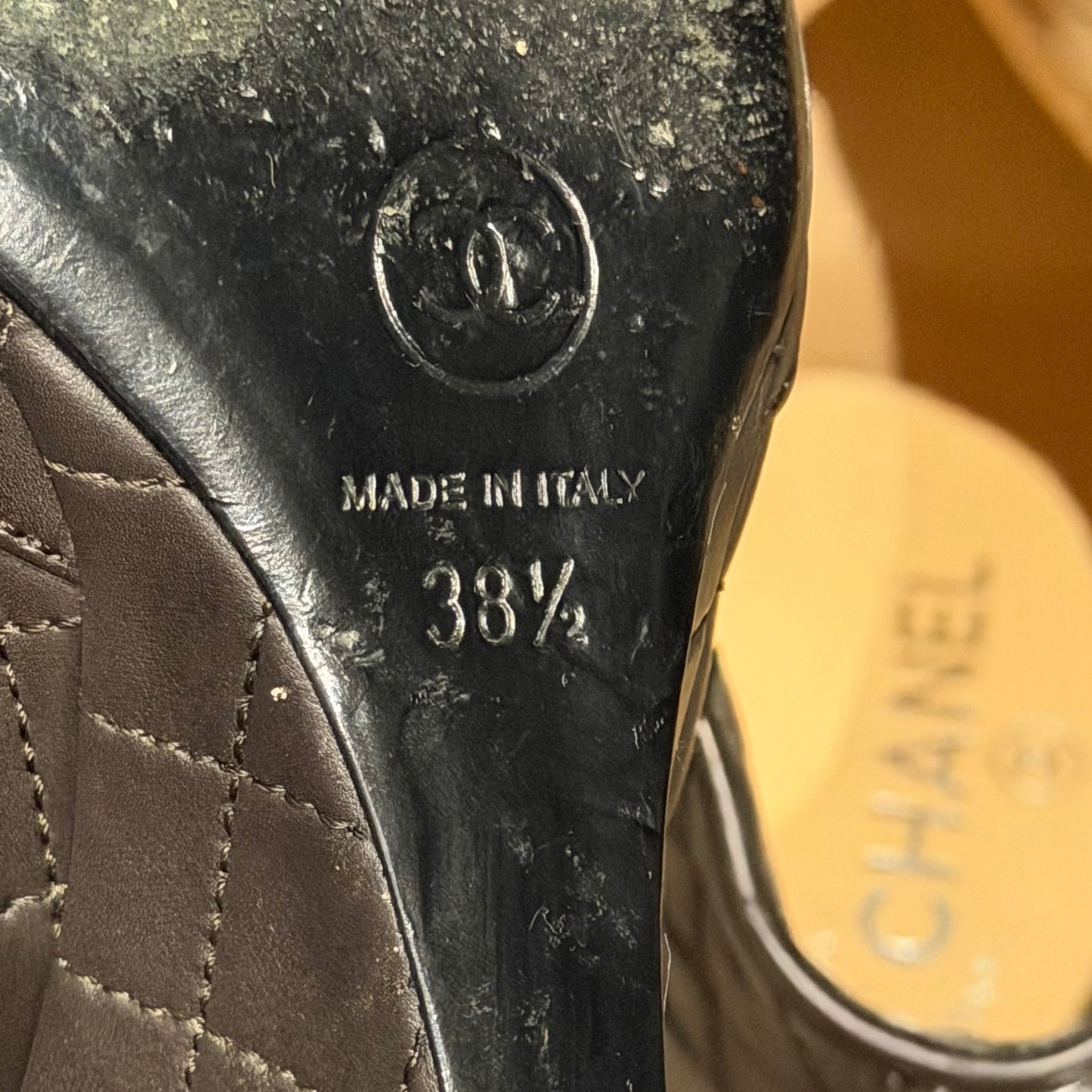 CHANEL - ANKLE BOOTS QUILTED DARK BROWN LEATHER SIZE 38,5 EU