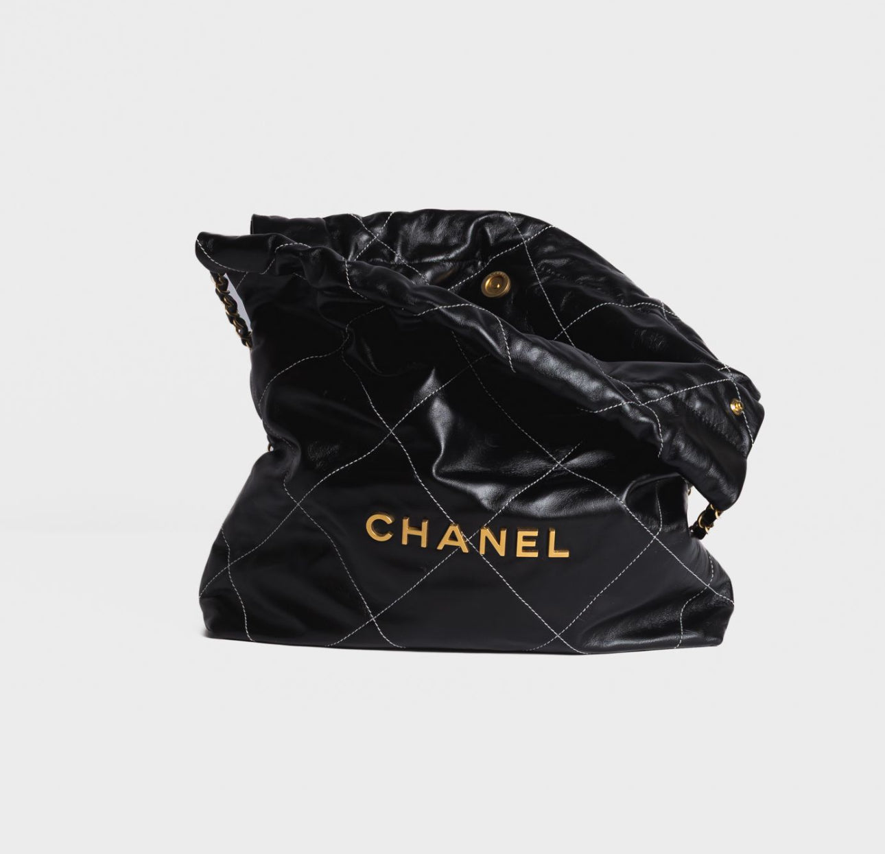 CHANEL - BAG SMALL CHANEL 22 IN SHINY LEATHER BRUSHED GOLD TONE HARDWARE