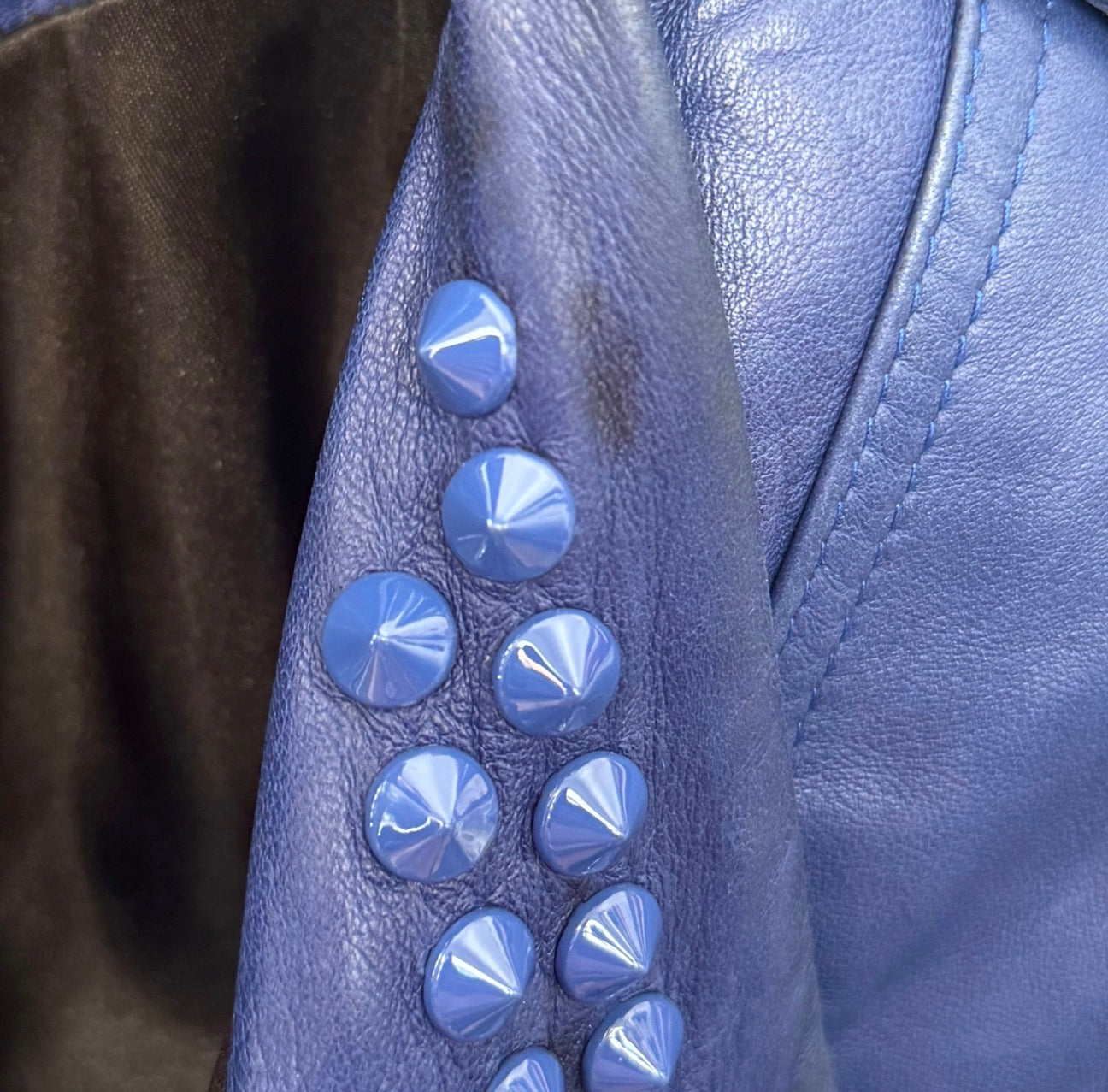 NOUR HAMMOUR - JACKET BIKER STUDDED ELECTRIC BLUE LEATHER SIZE 40 FR