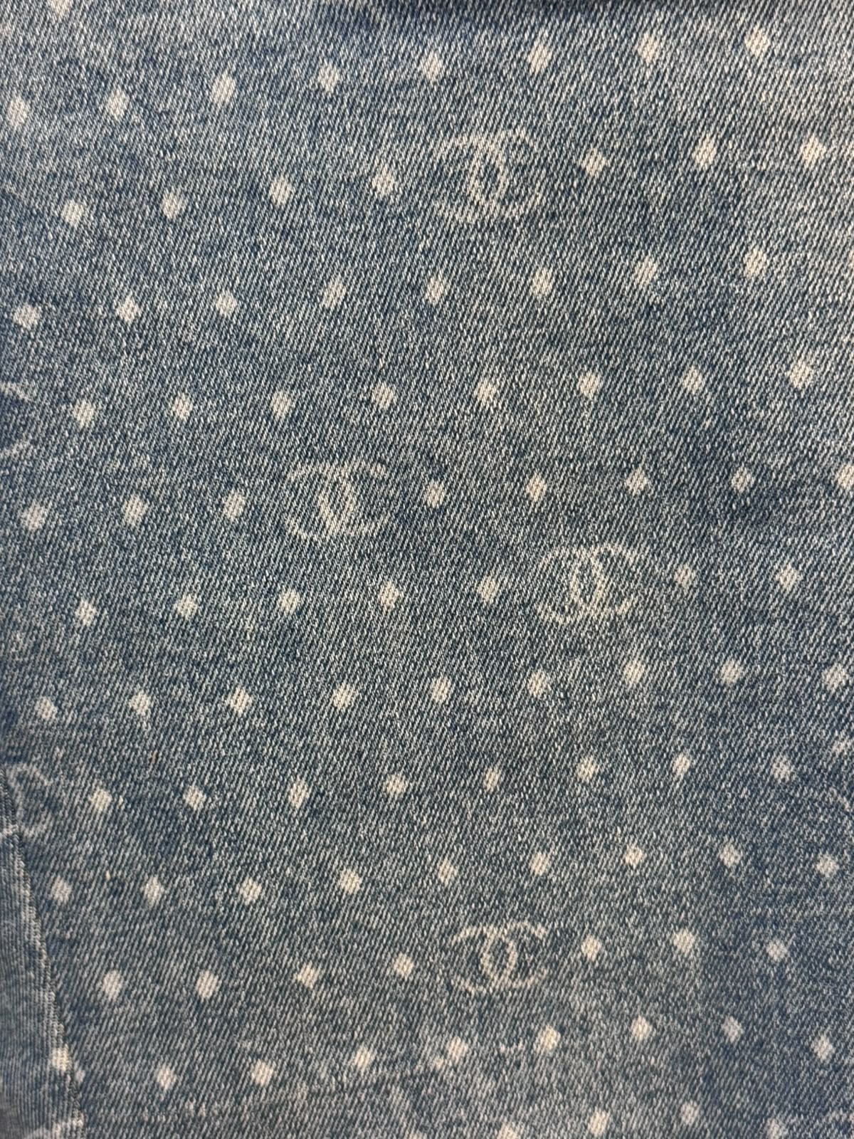 CHANEL - JEANS DENIM BLUE WITH CC LOGO AND POLKA DOT PRINT SIZE 36 FR
