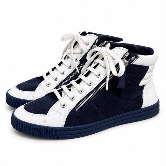 CHANEL - SNEAKERS HIGH TOP NAVY BLUE & WHITE SUEDE CC LOGO SIZE 37,5 EU