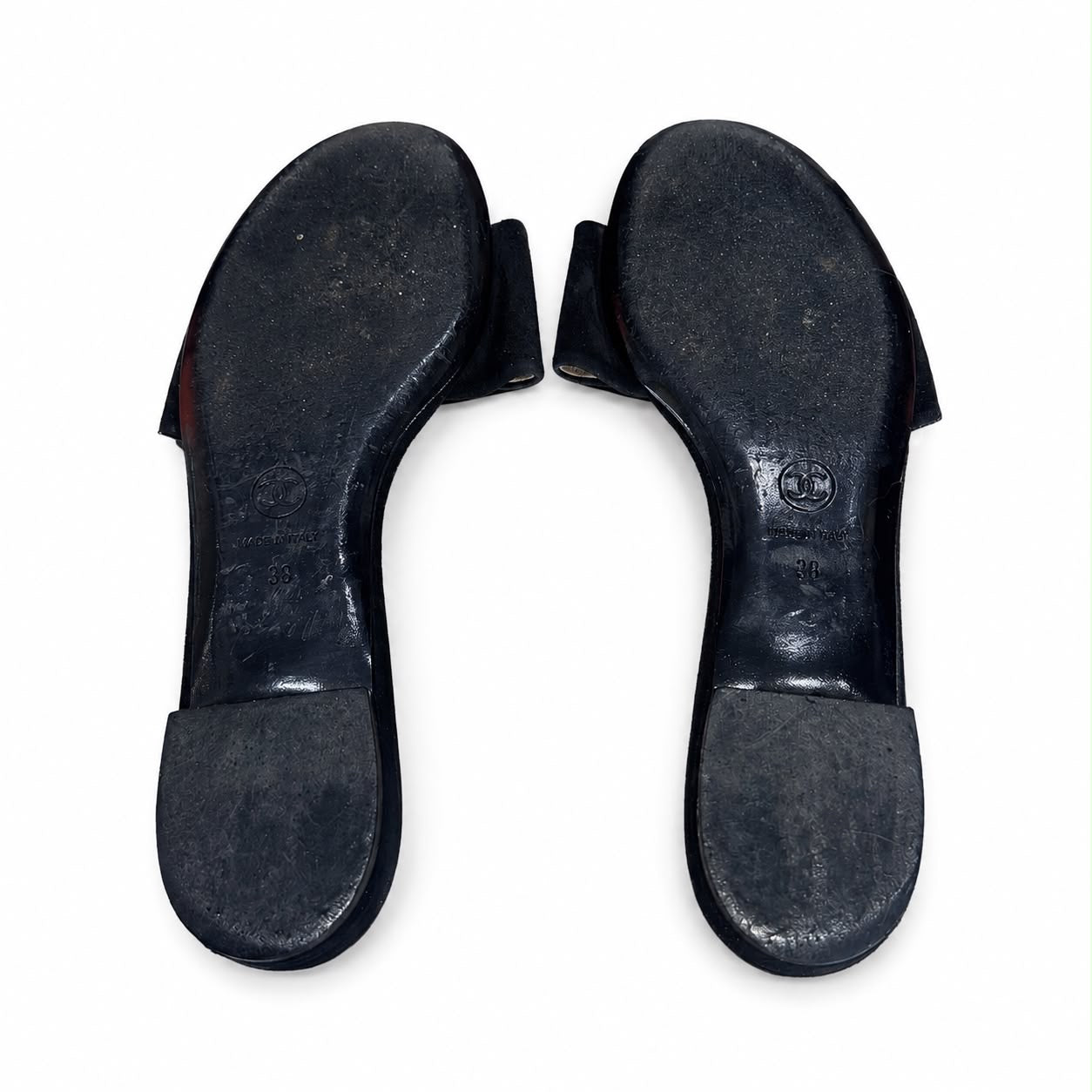 CHANEL - FLAT SANDALS BLACK SUEDE WITH EMBROIDERED LOGO SIZE 38 EU