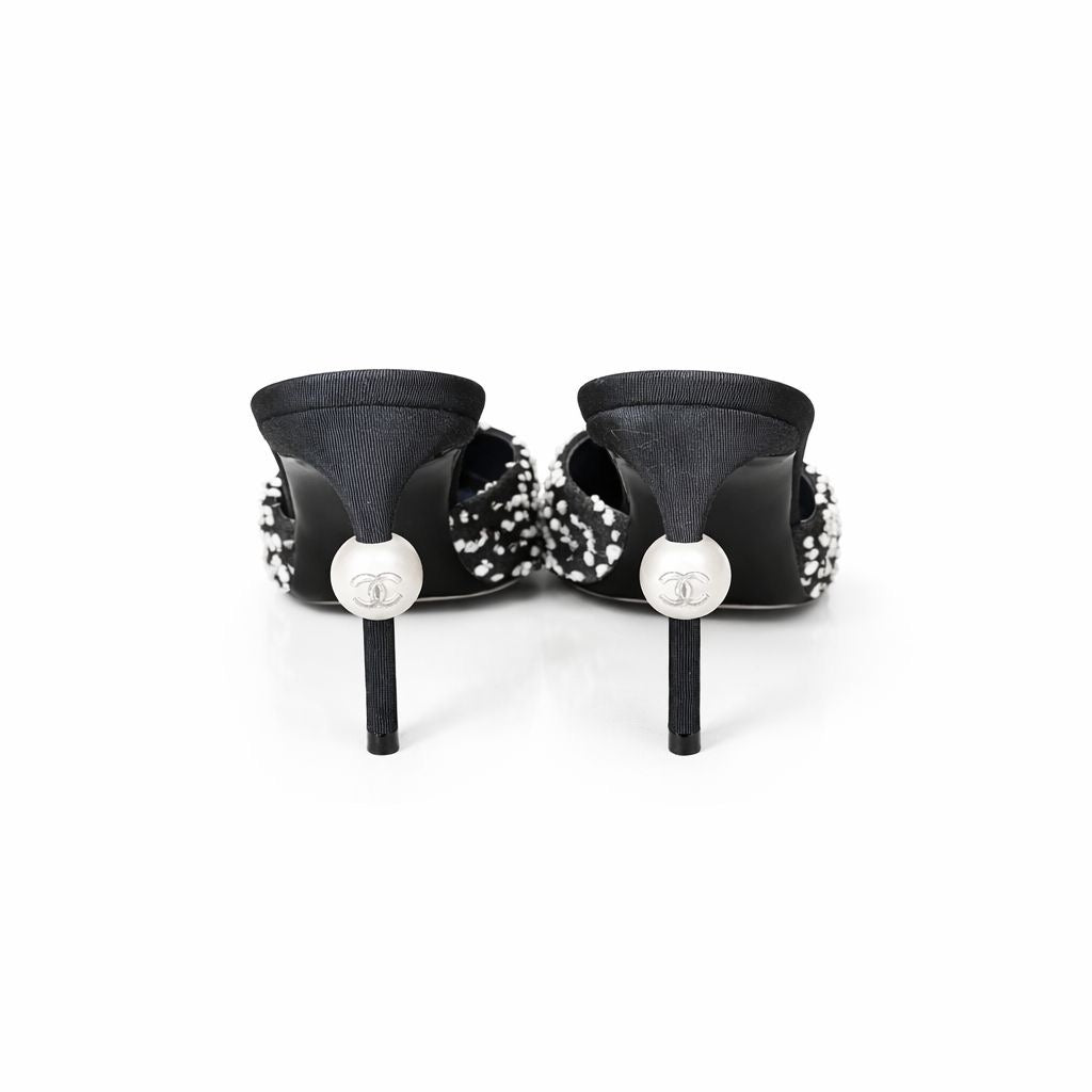 CHANEL - MULES TWEED BLACK & WHITE WITH LOGO CC PEARLS SIZE 38 EU